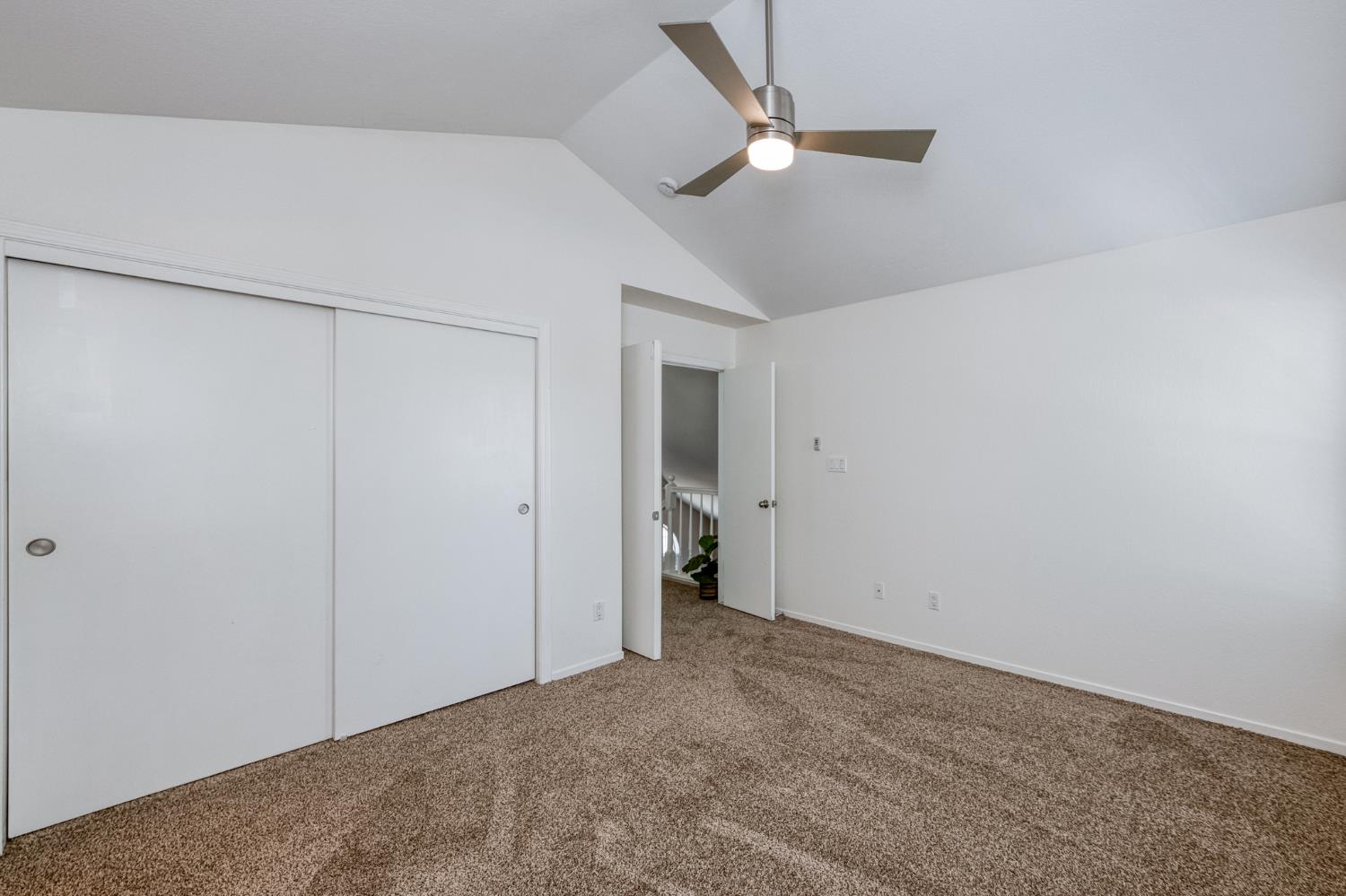 2078 E Pinedale Ave, Fresno, CA 93720
