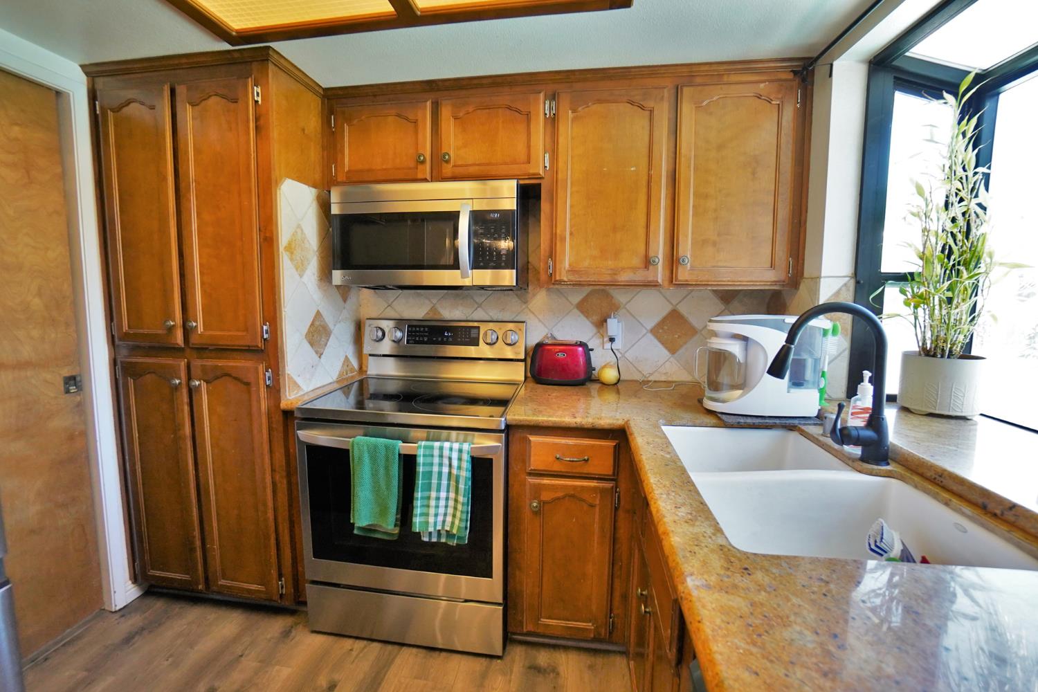 5823 E Washington Ave, Fresno, CA 93727