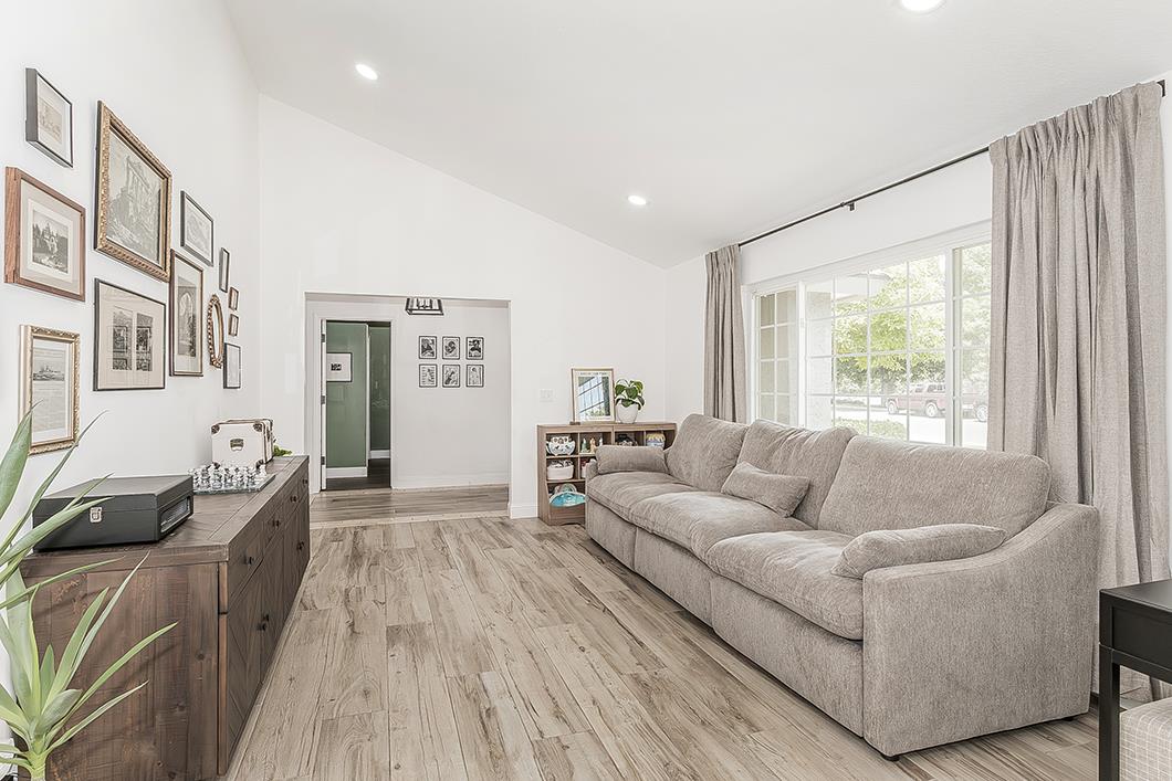 7721 N Cedar Ave, Fresno, CA 93720