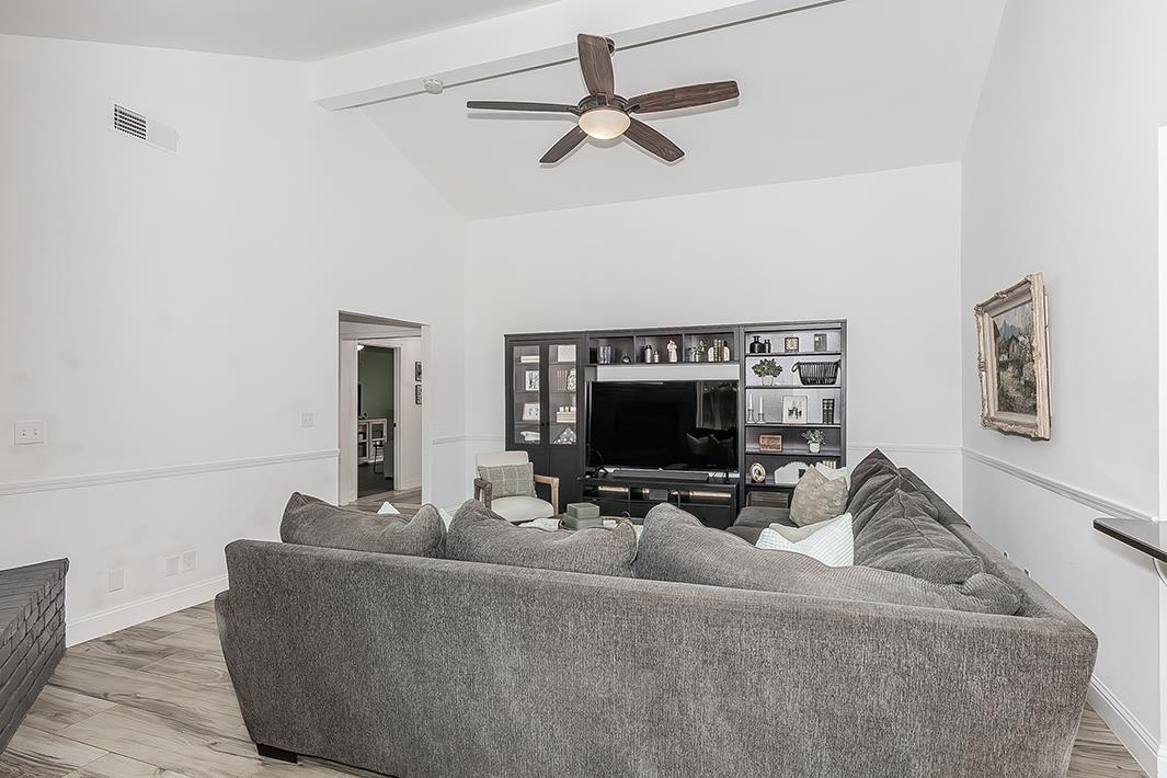 7721 N Cedar Ave, Fresno, CA 93720