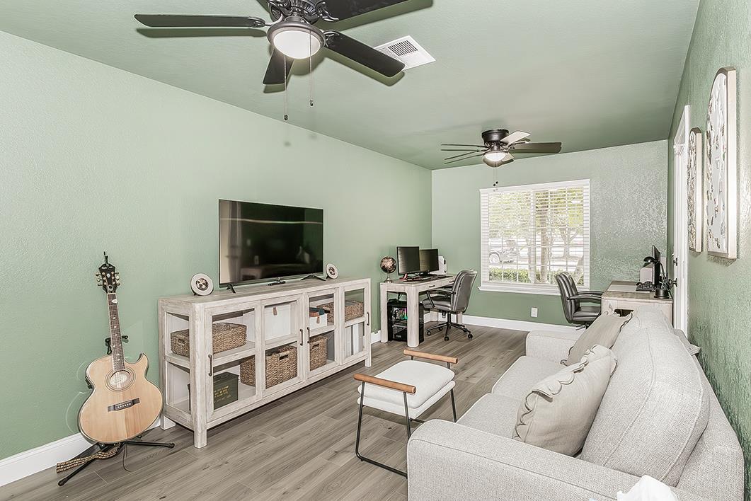 7721 N Cedar Ave, Fresno, CA 93720