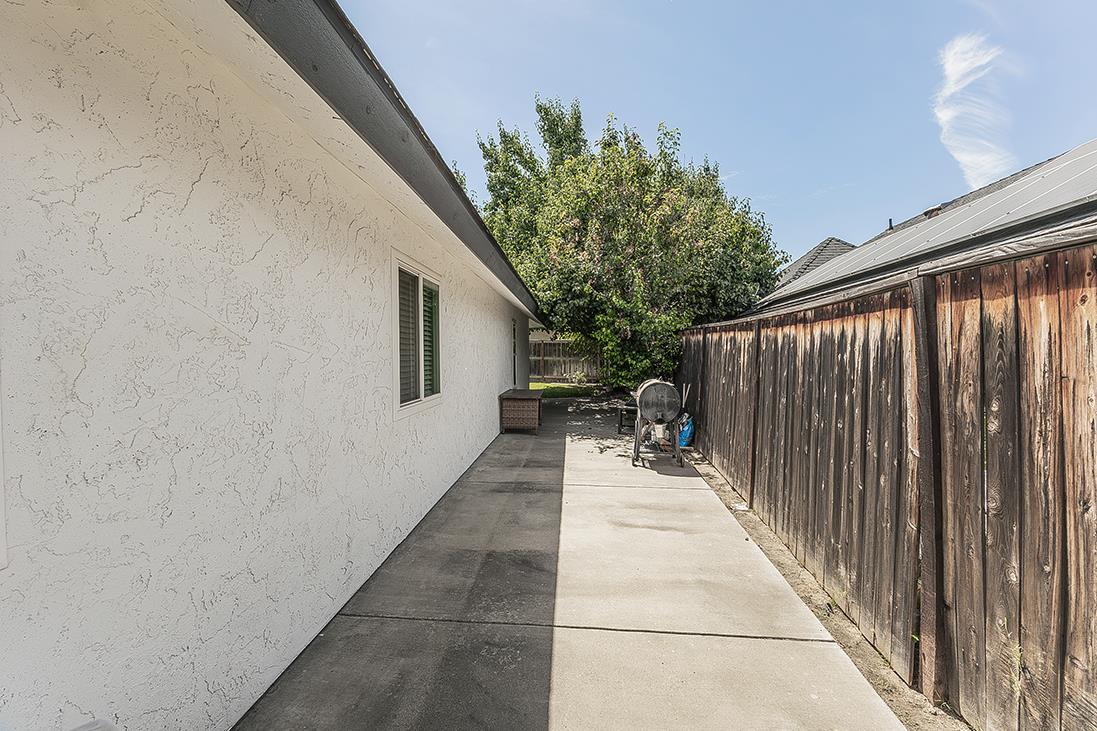 7721 N Cedar Ave, Fresno, CA 93720