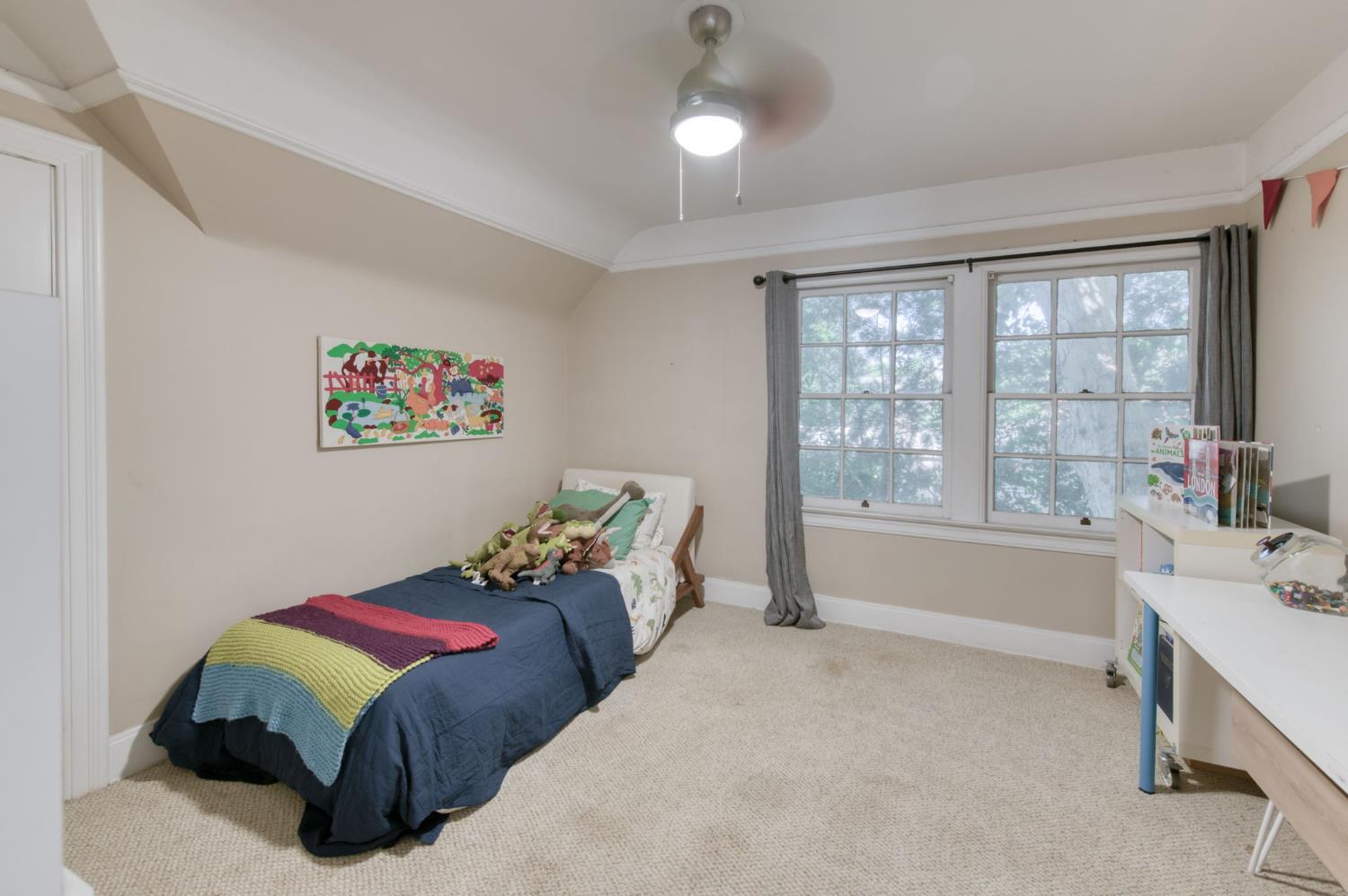 544 E Clinton, Fresno, CA 93704