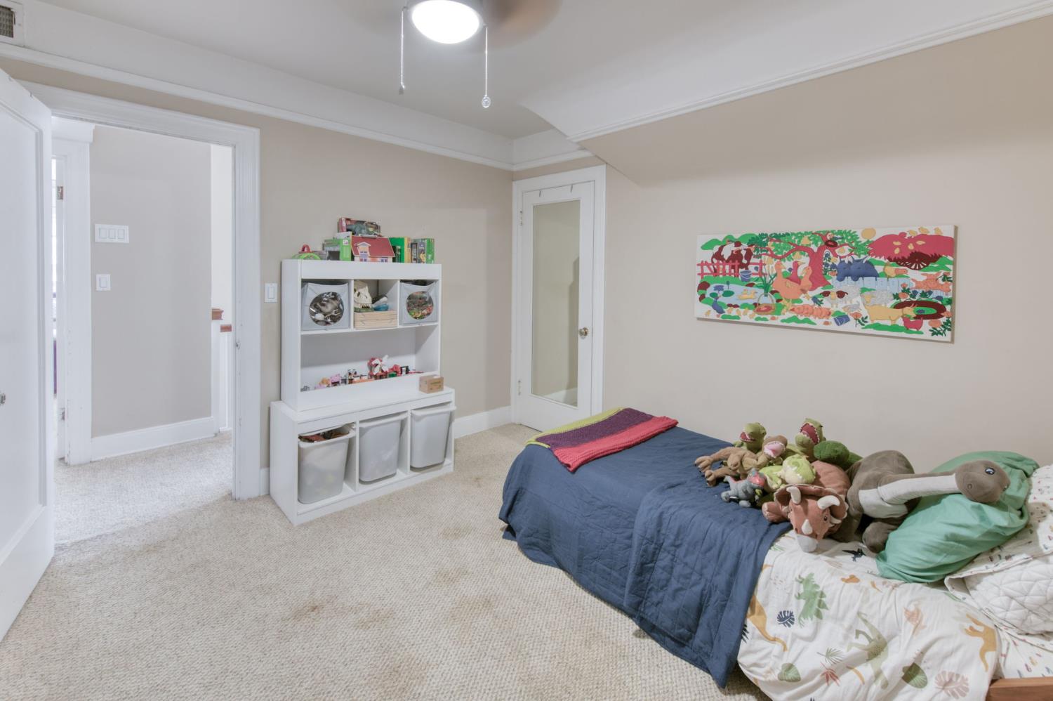 544 E Clinton, Fresno, CA 93704