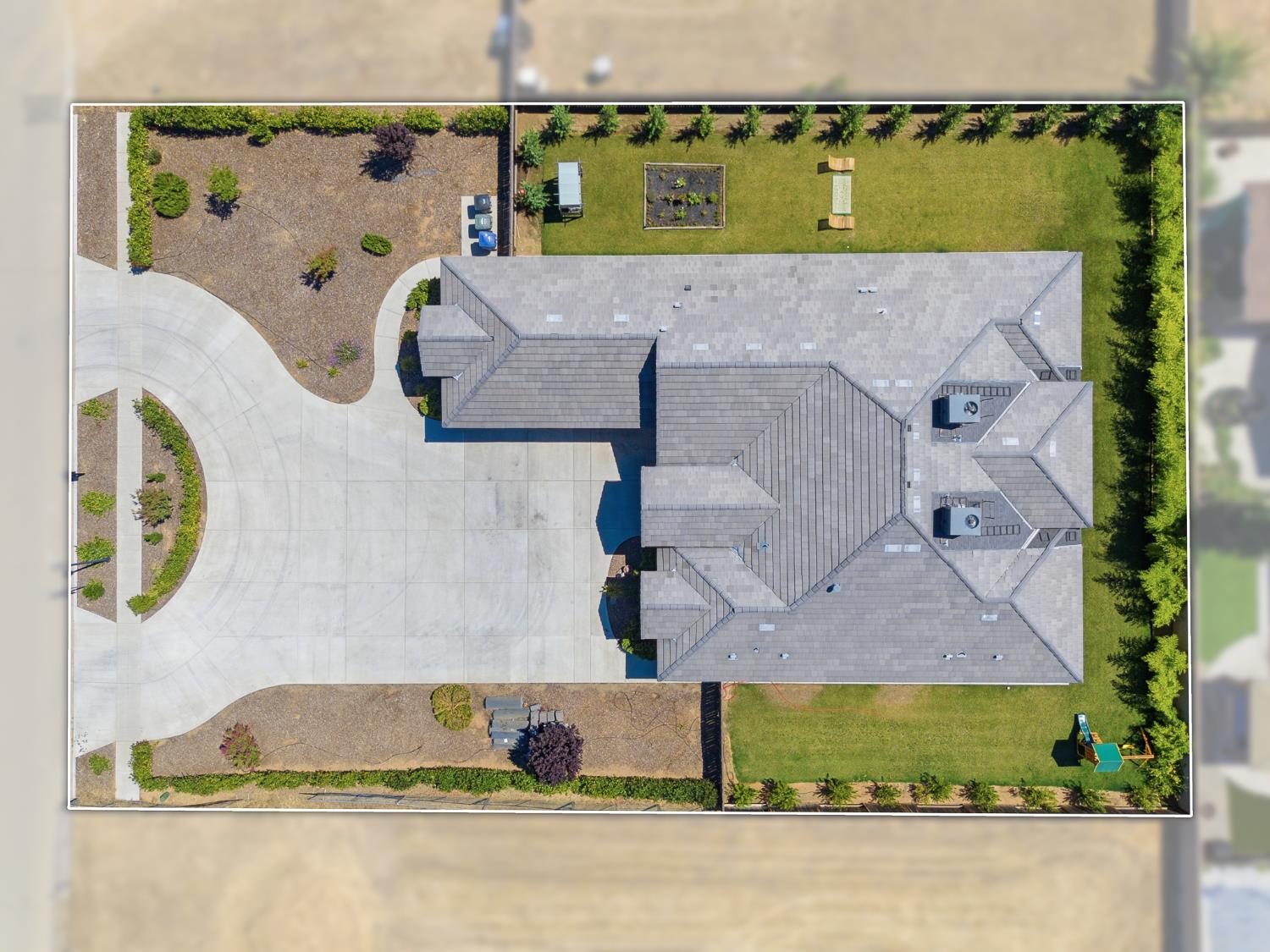 2308 S Minnewawa Ave, Fresno, CA 93727