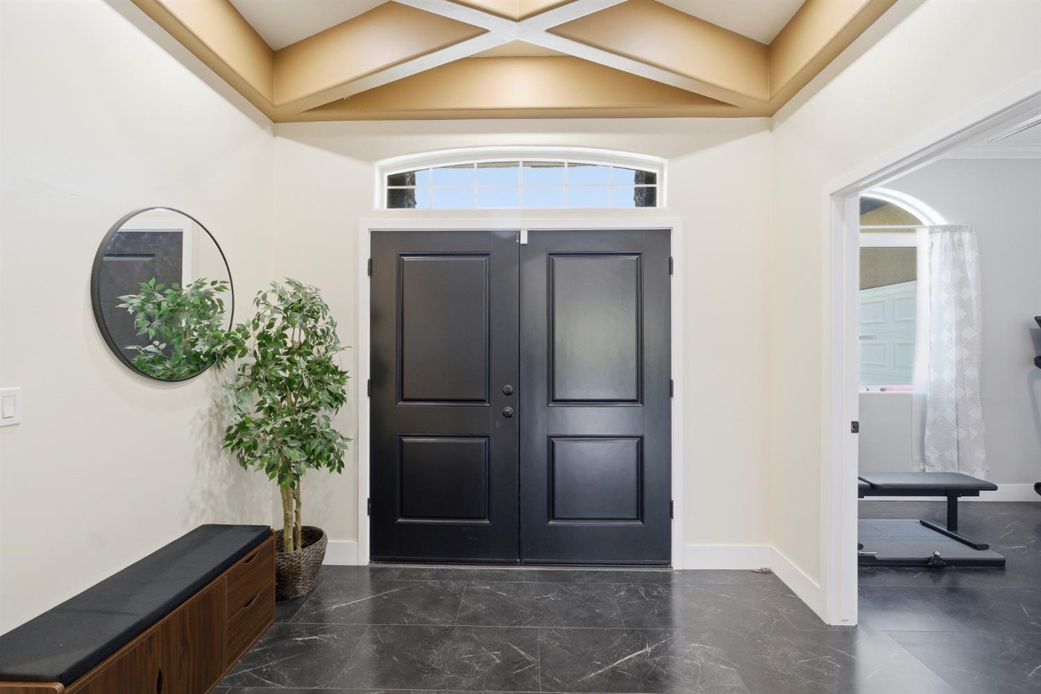 2308 S Minnewawa Ave, Fresno, CA 93727