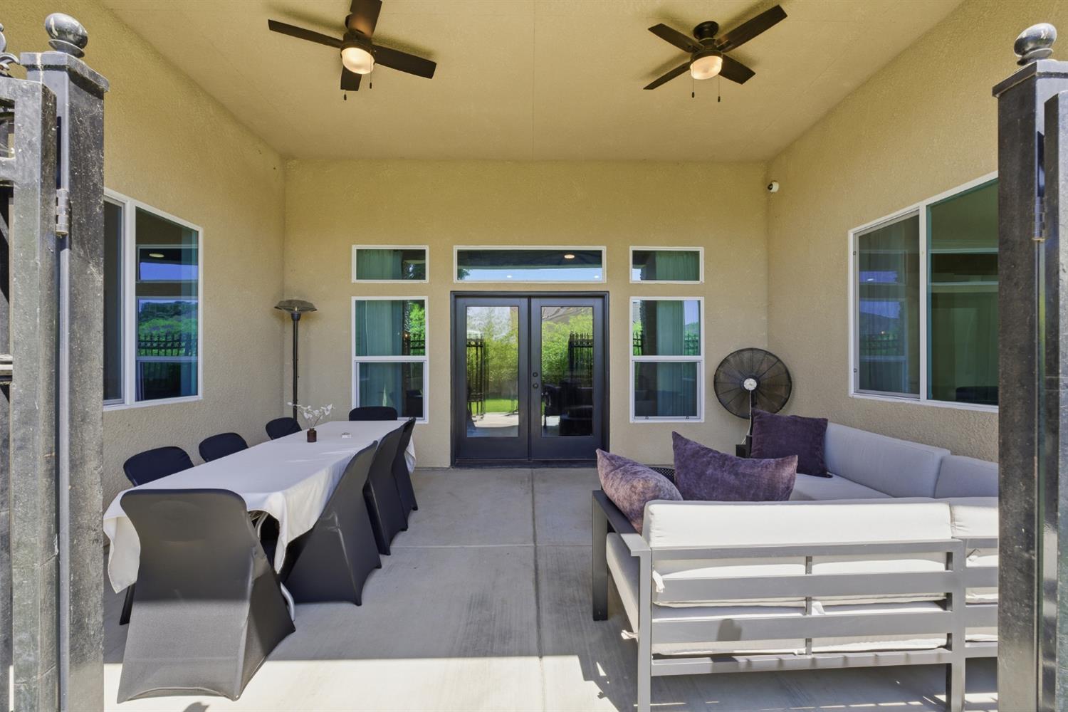2308 S Minnewawa Ave, Fresno, CA 93727