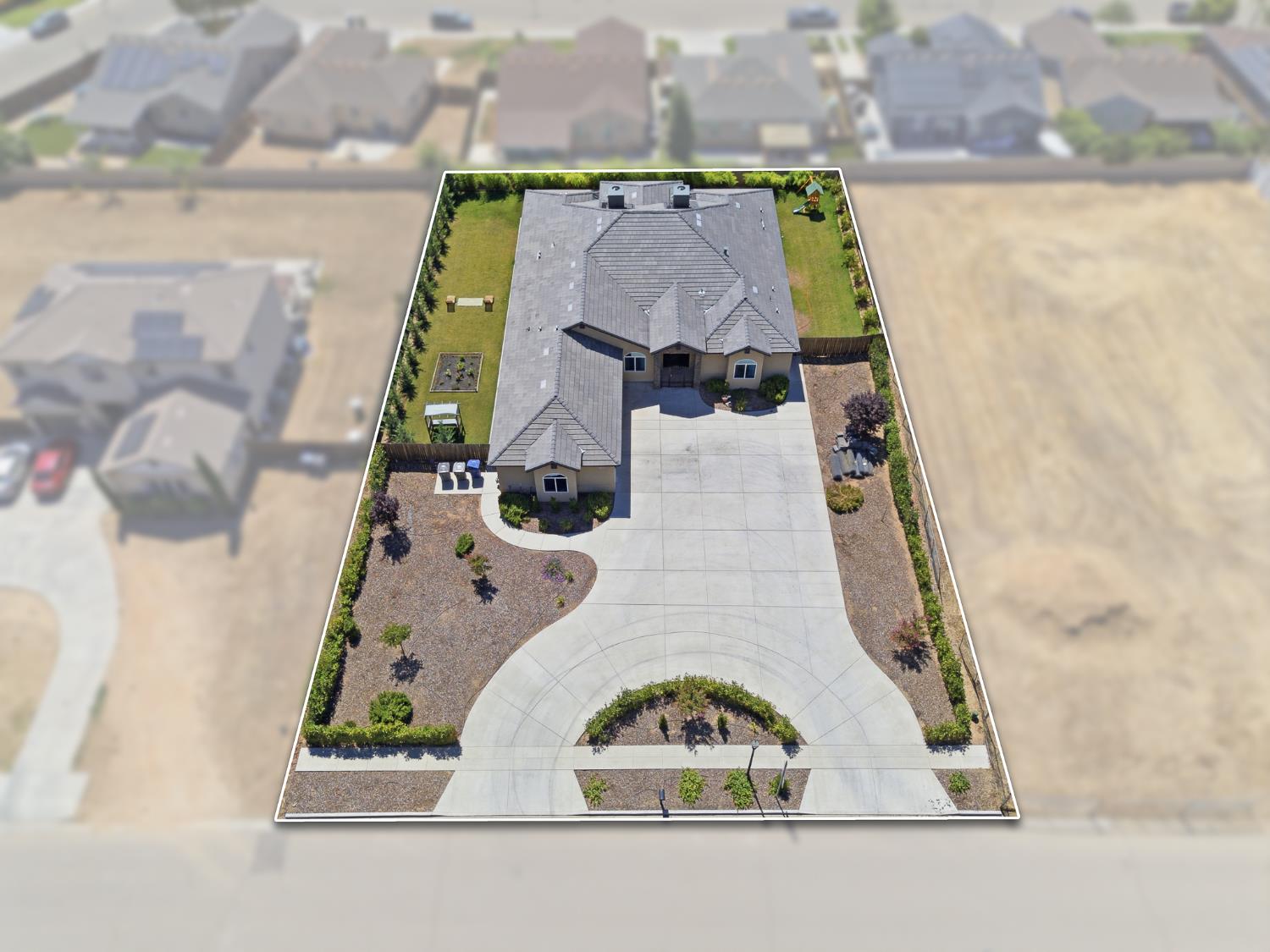 2308 S Minnewawa Ave, Fresno, CA 93727