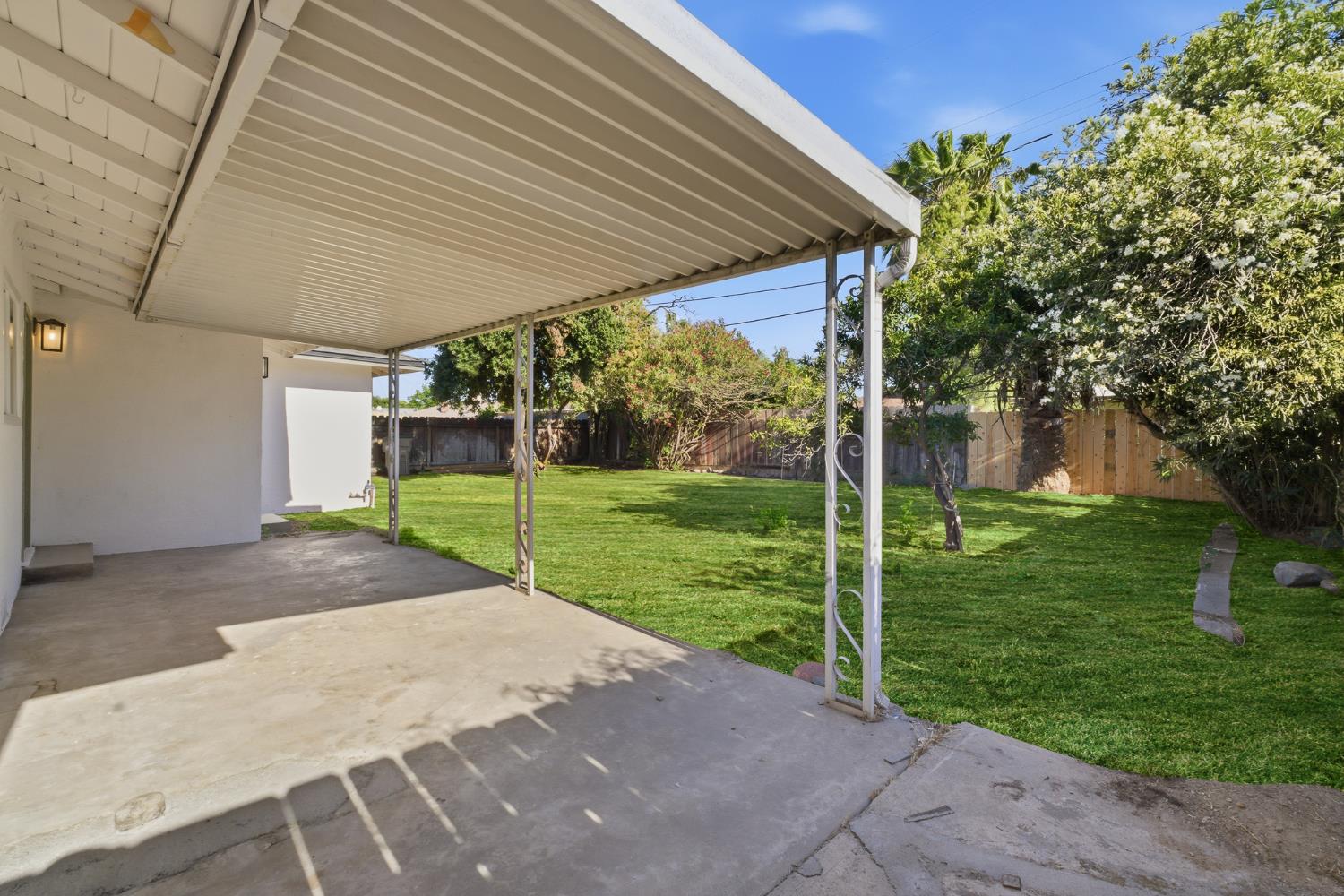 3442 E Weldon Ave, Fresno, CA 93703