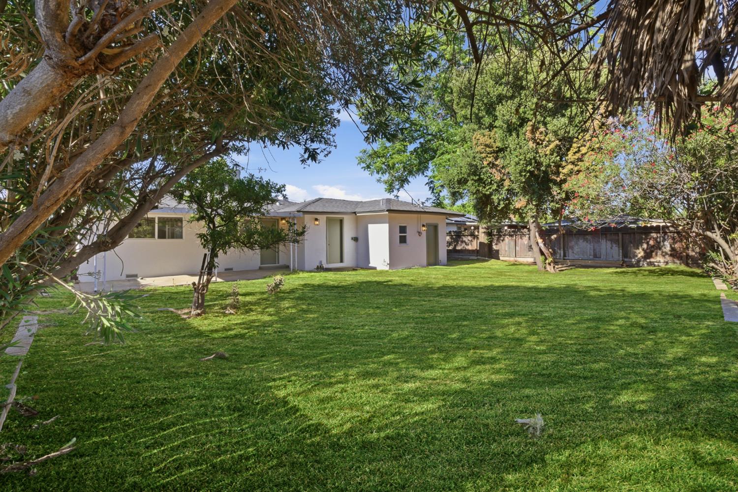 3442 E Weldon Ave, Fresno, CA 93703