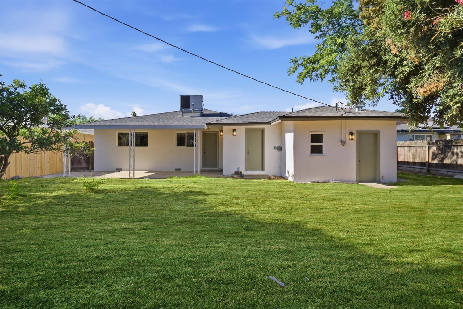 3442 E Weldon Ave, Fresno, CA 93703