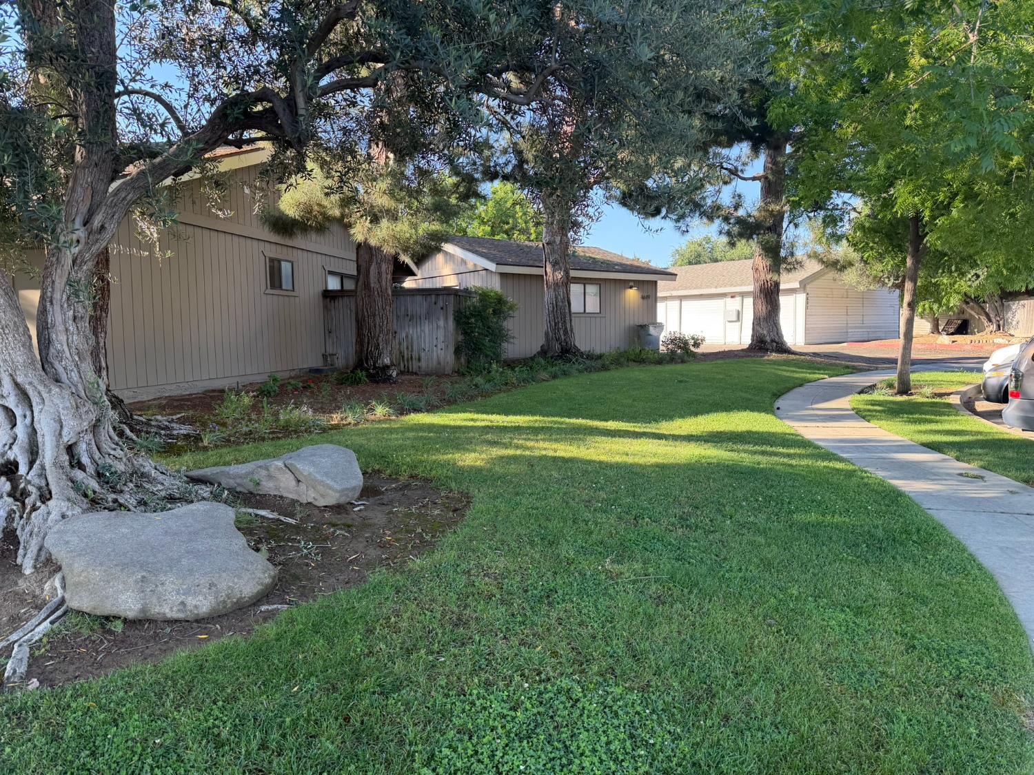 4619 N Emerson Ave, Fresno, CA 93722