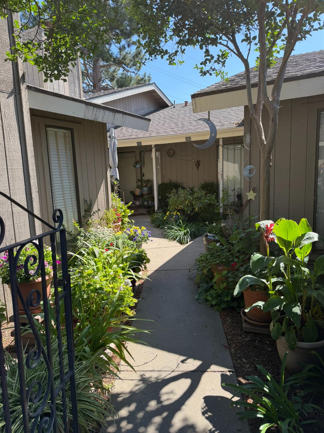 4619 N Emerson Ave, Fresno, CA 93722