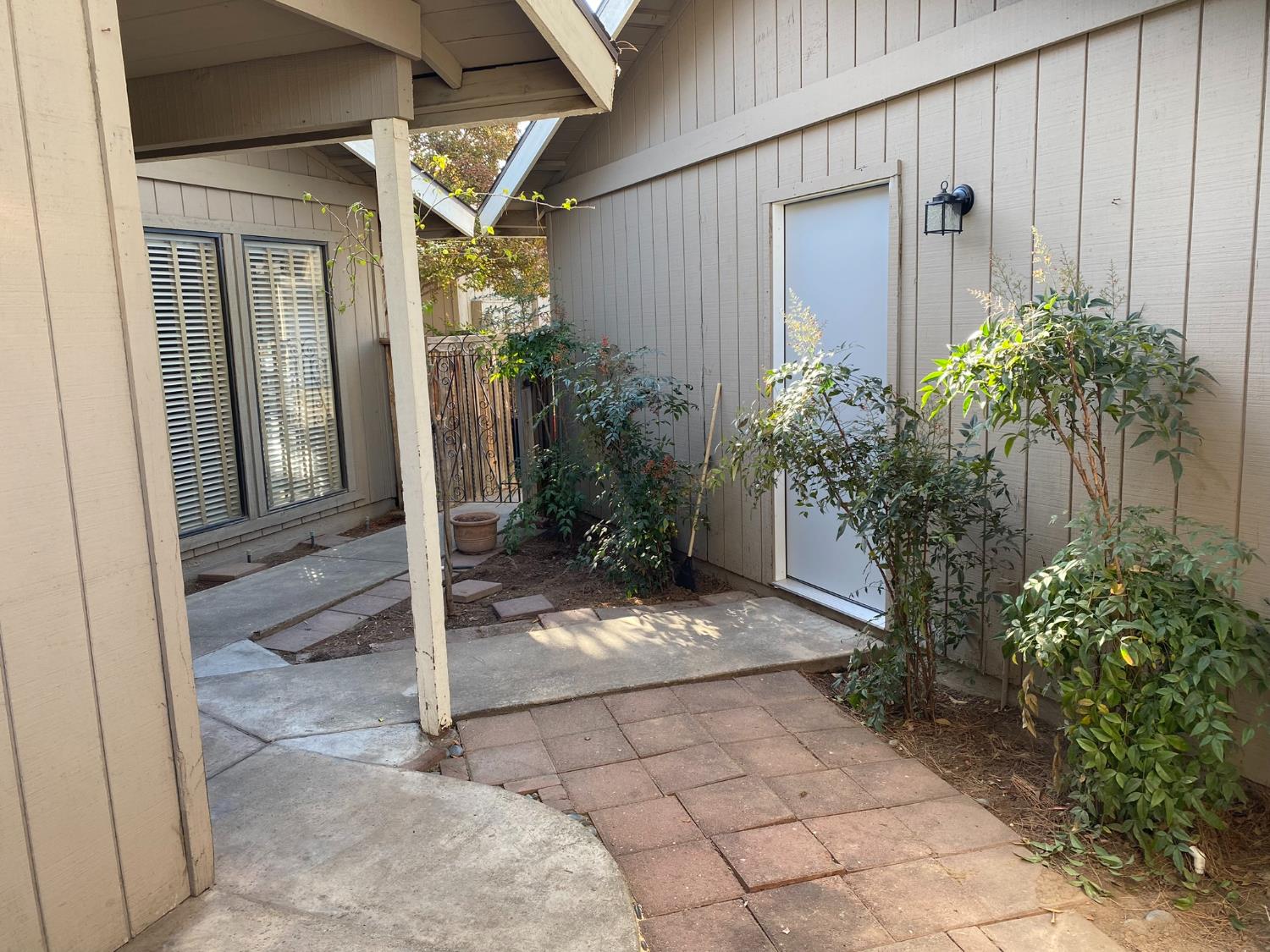 4619 N Emerson Ave, Fresno, CA 93722