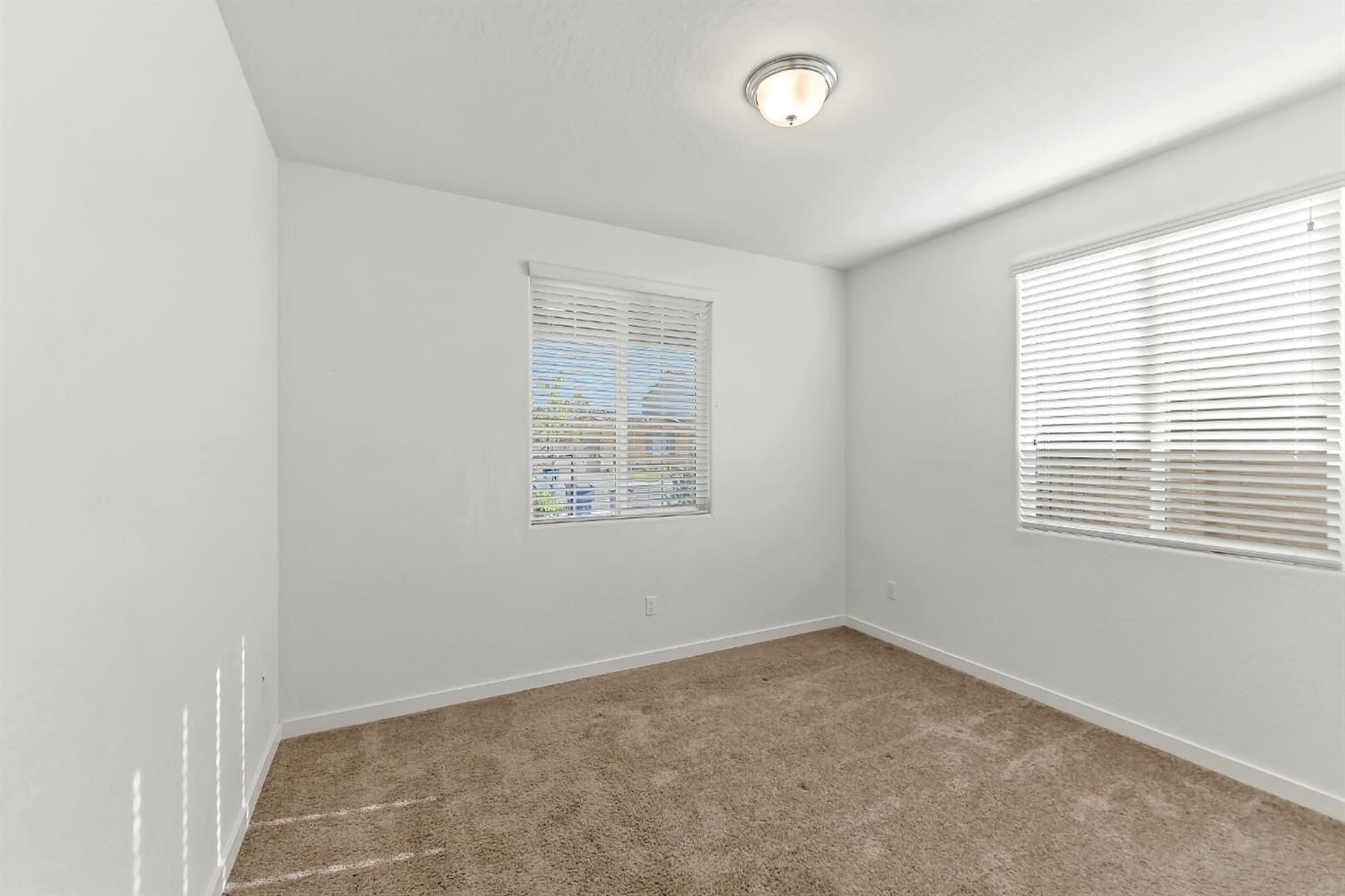 6690 E Adena Ave, Fresno, CA 93727