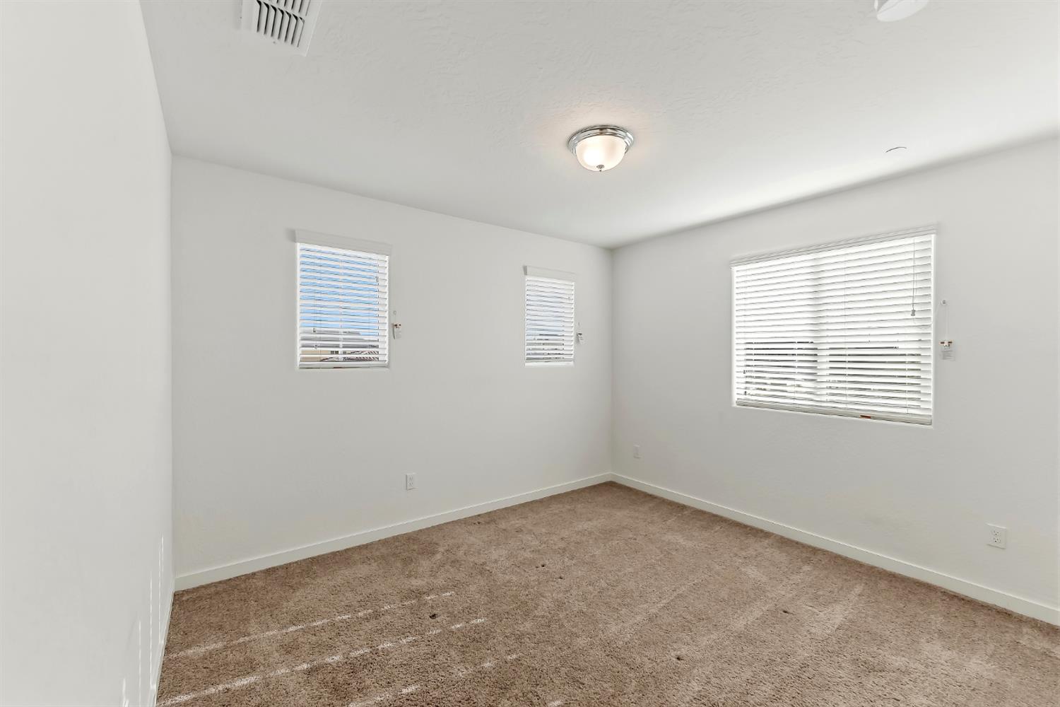 6690 E Adena Ave, Fresno, CA 93727