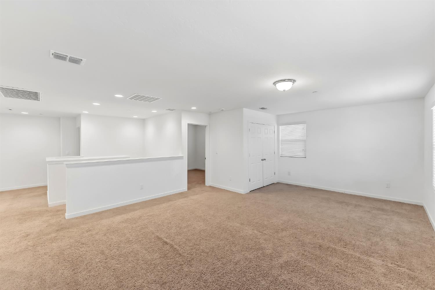 6690 E Adena Ave, Fresno, CA 93727