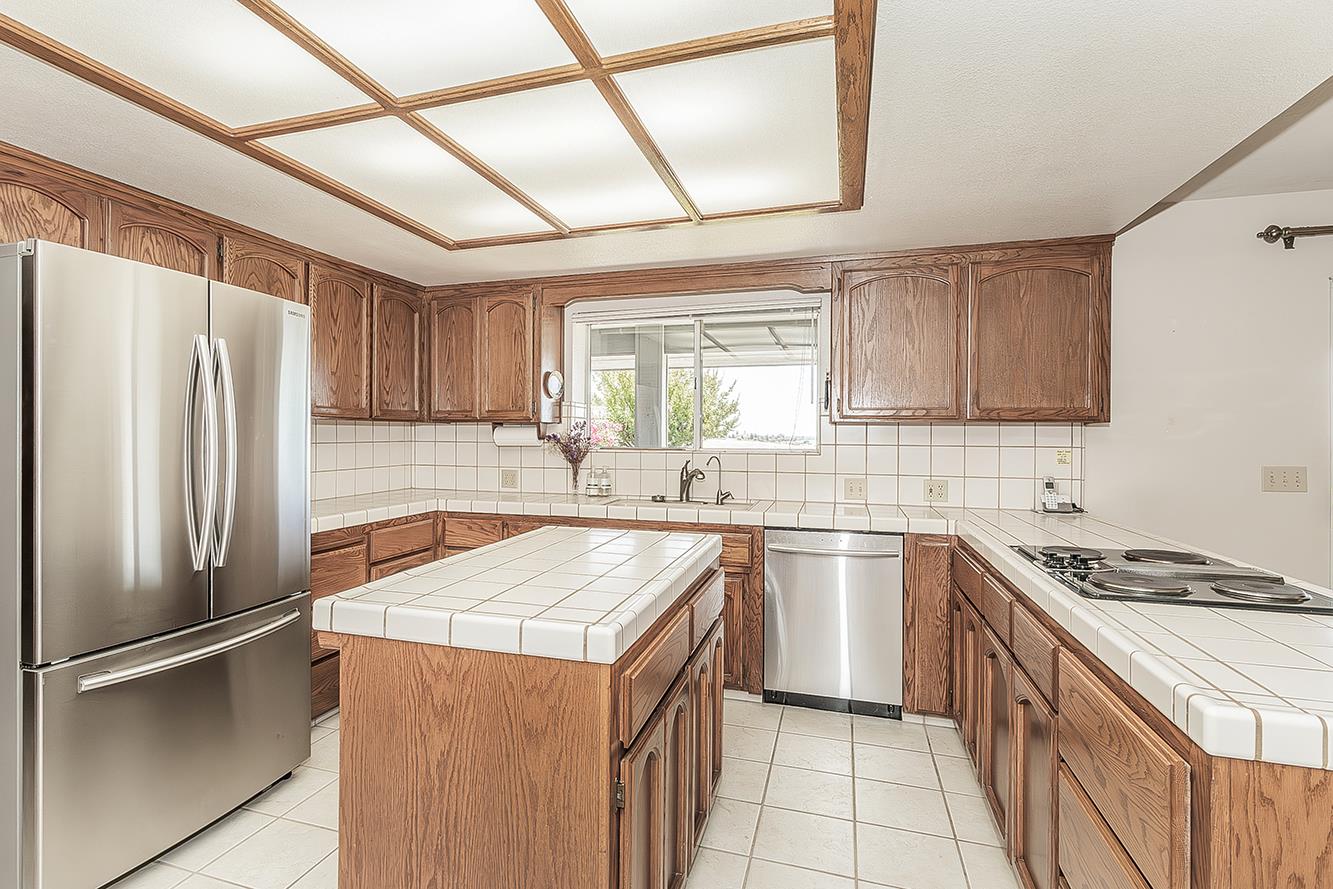 14404 Killarney Dr, Madera, CA 93636