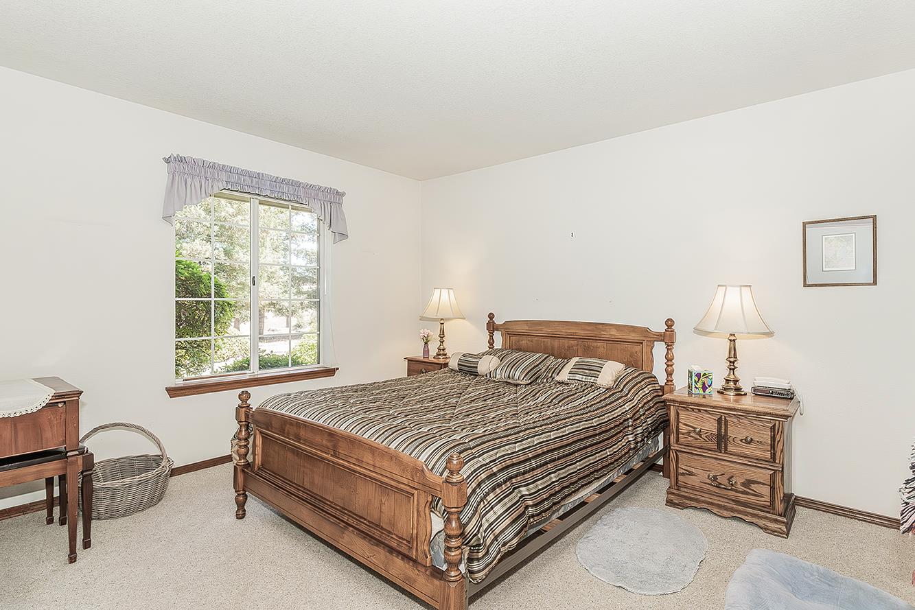 14404 Killarney Dr, Madera, CA 93636