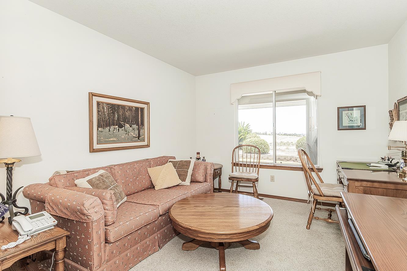 14404 Killarney Dr, Madera, CA 93636