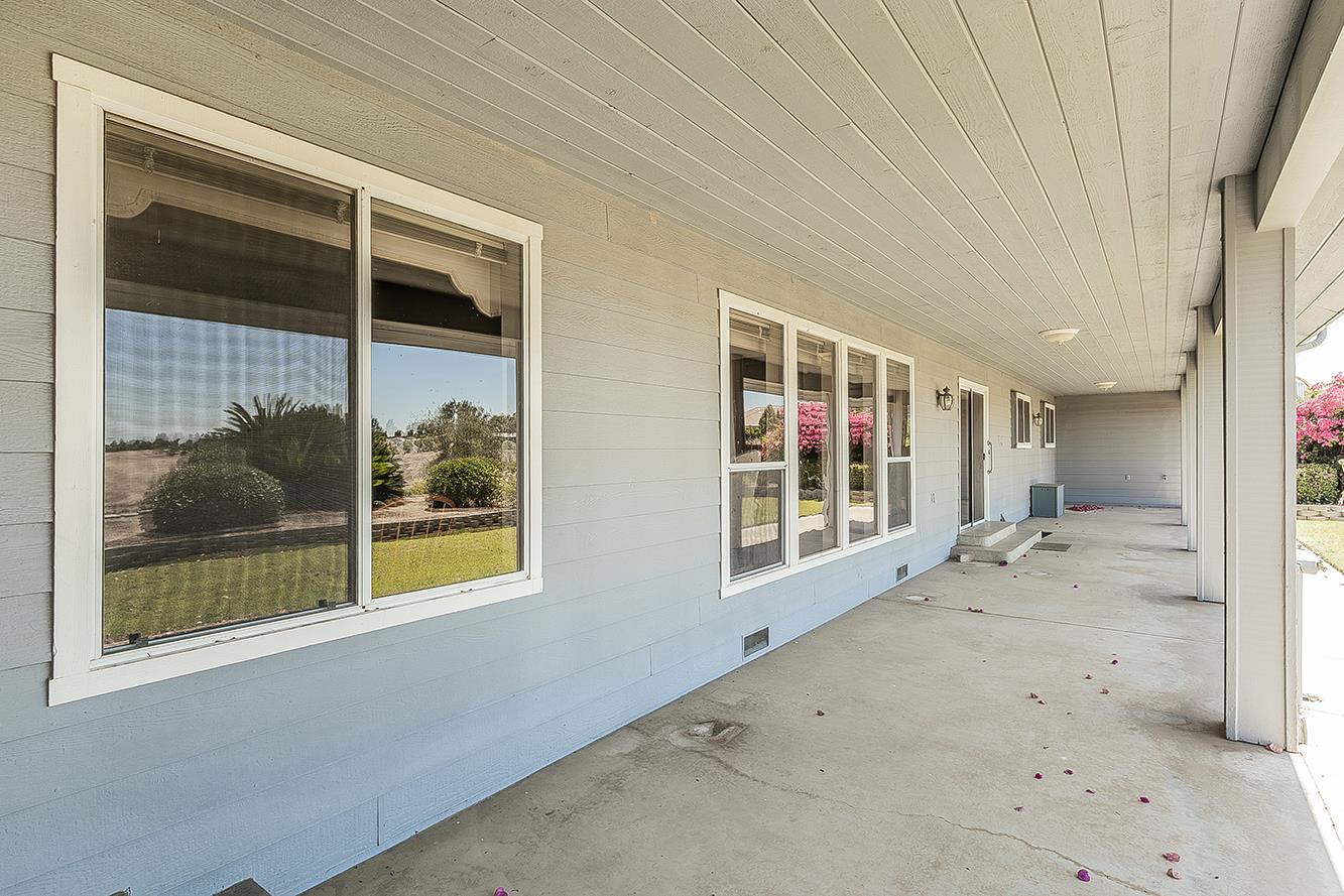 14404 Killarney Dr, Madera, CA 93636