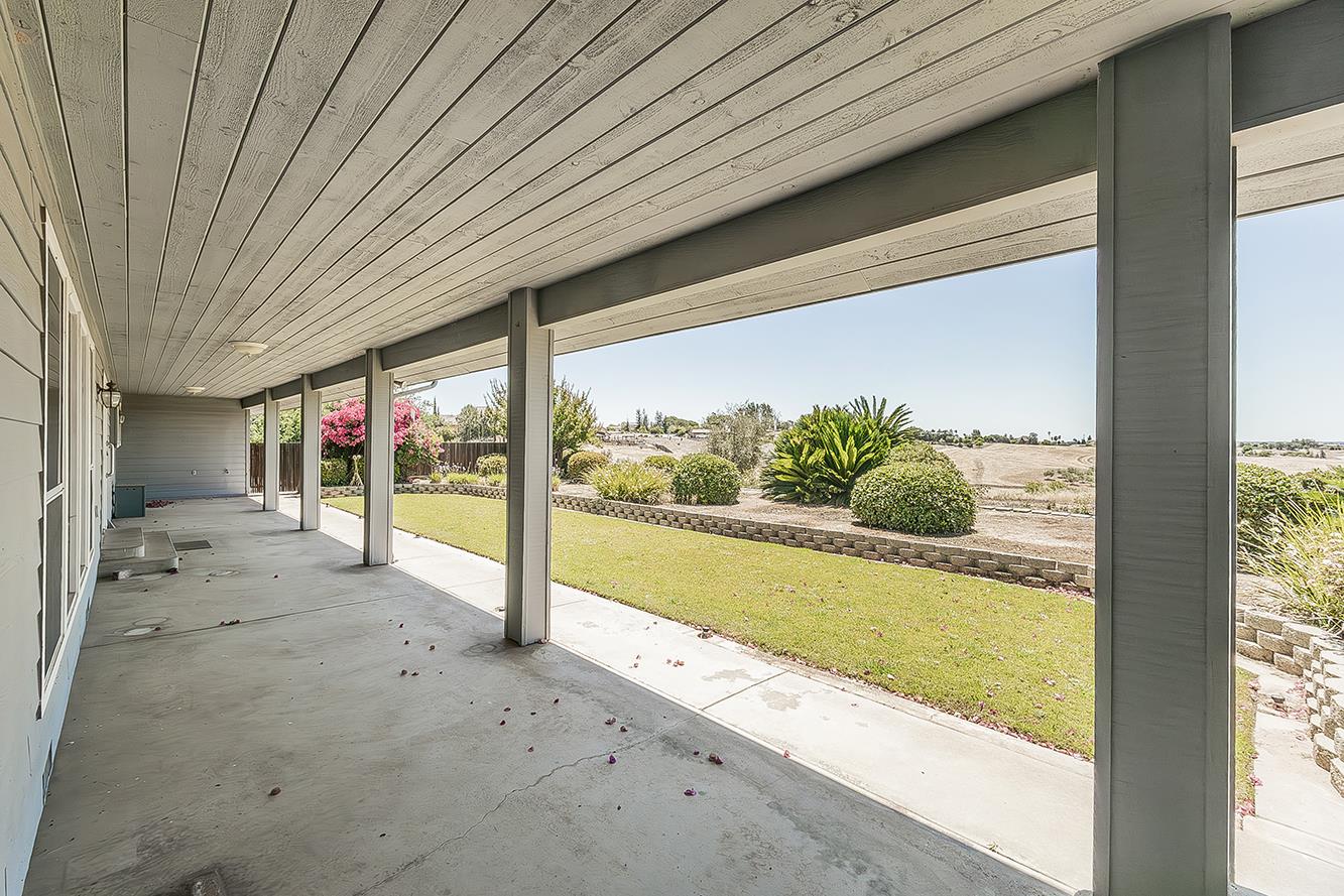 14404 Killarney Dr, Madera, CA 93636