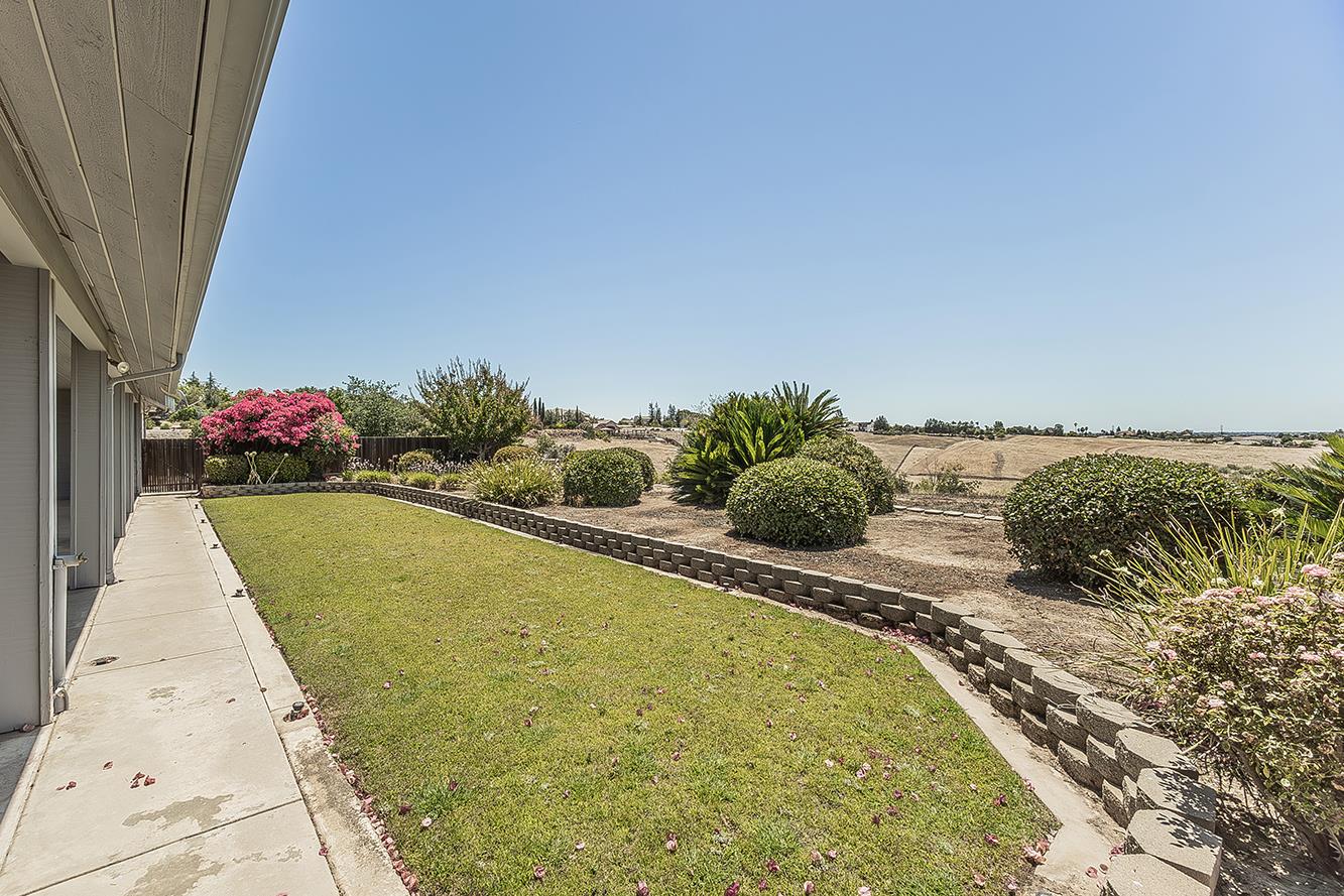 14404 Killarney Dr, Madera, CA 93636