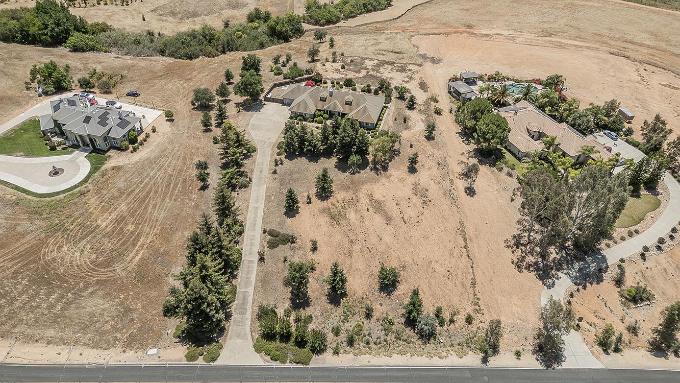 14404 Killarney Dr, Madera, CA 93636