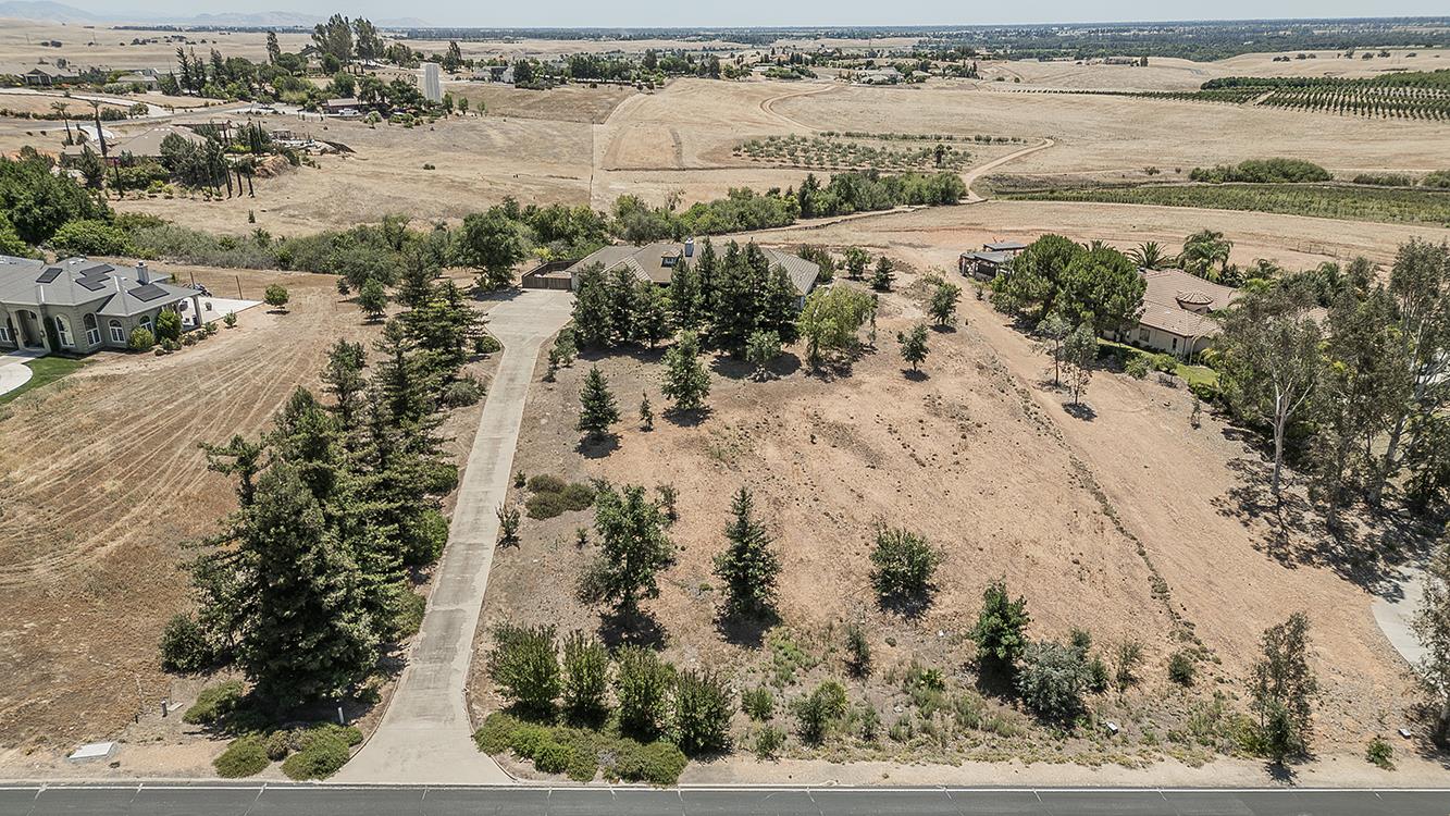 14404 Killarney Dr, Madera, CA 93636