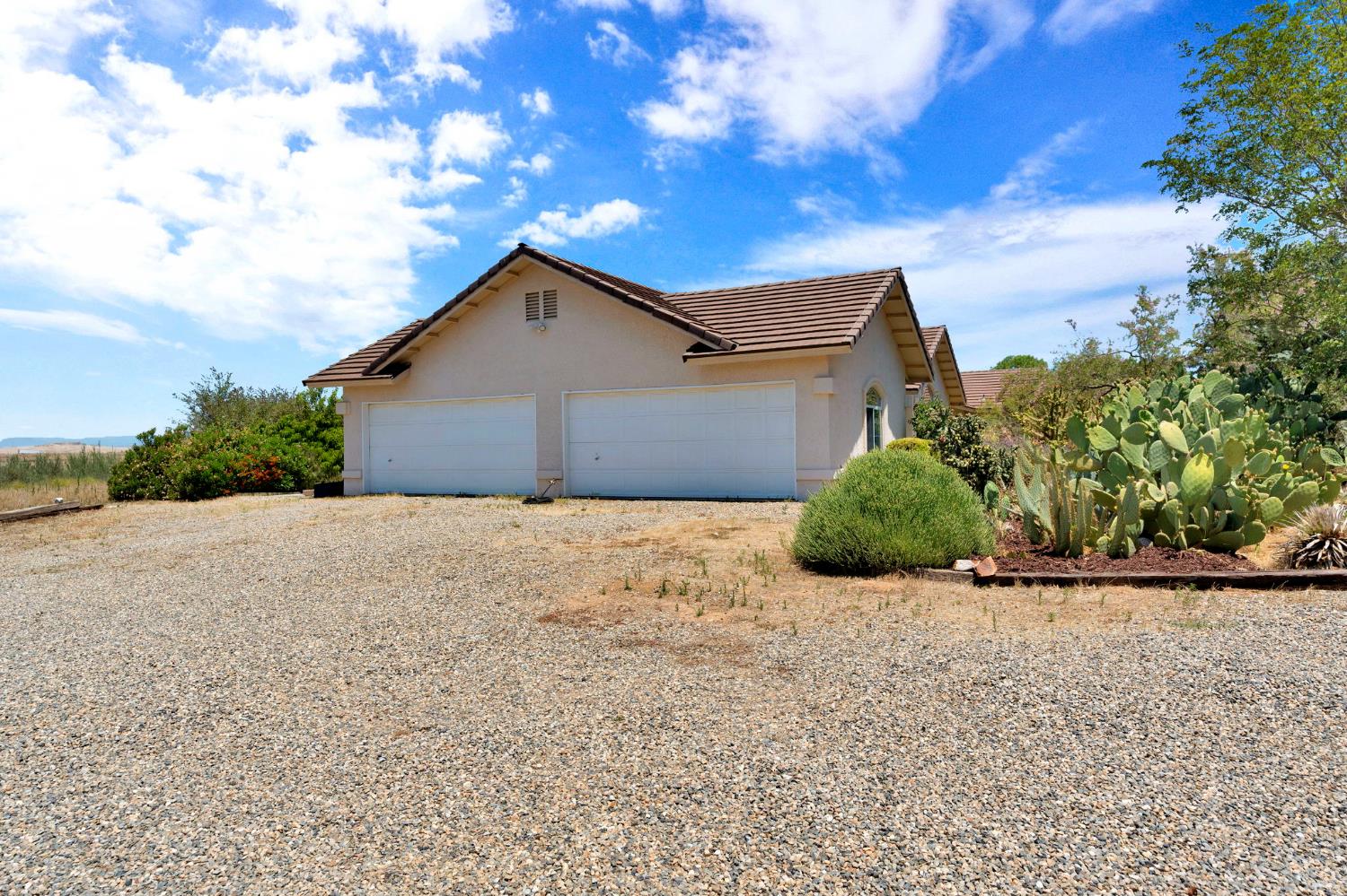 22250 stabulis Ct, Madera, CA 93638