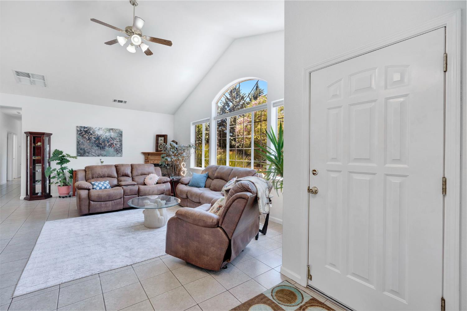 22250 stabulis Ct, Madera, CA 93638