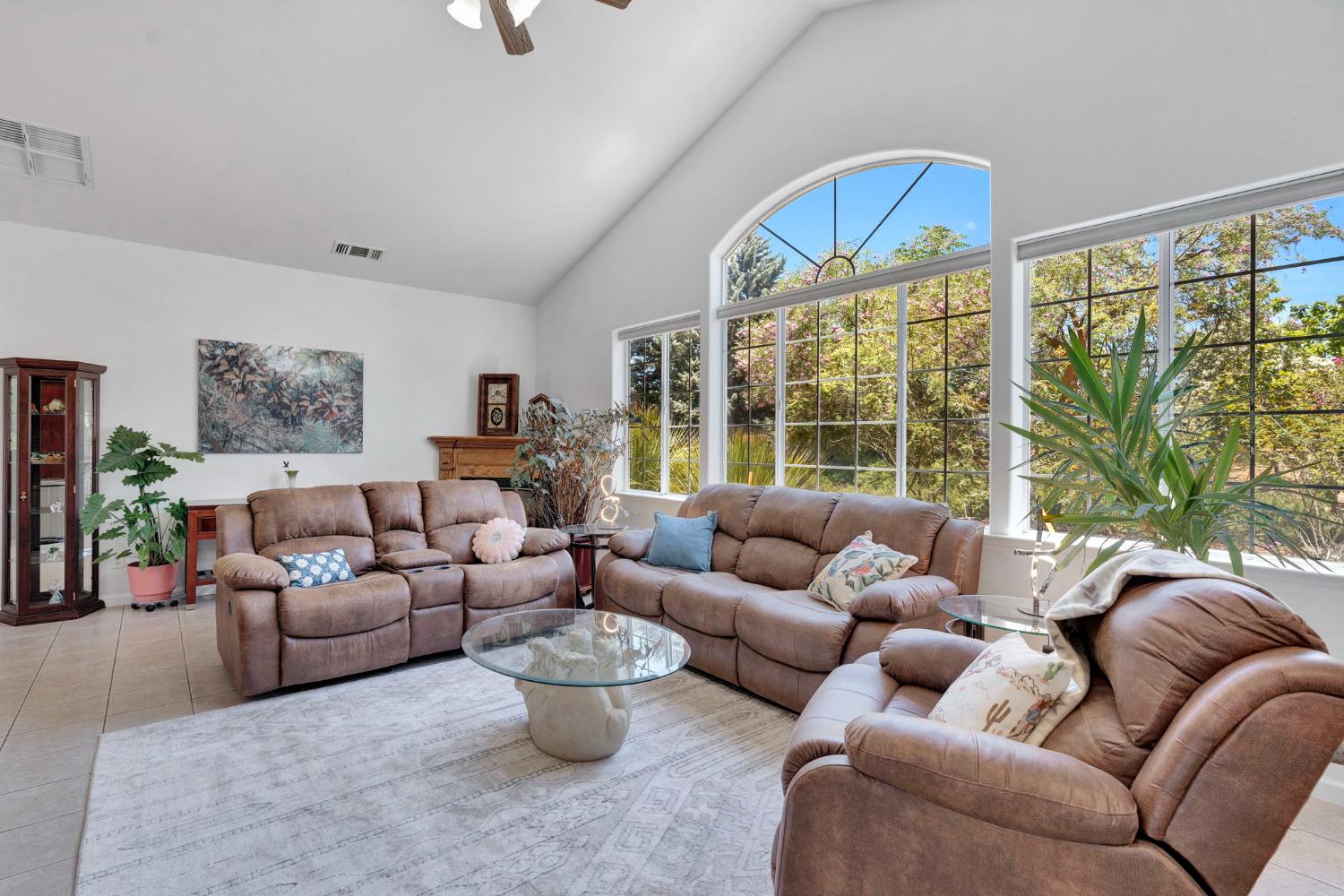 22250 stabulis Ct, Madera, CA 93638