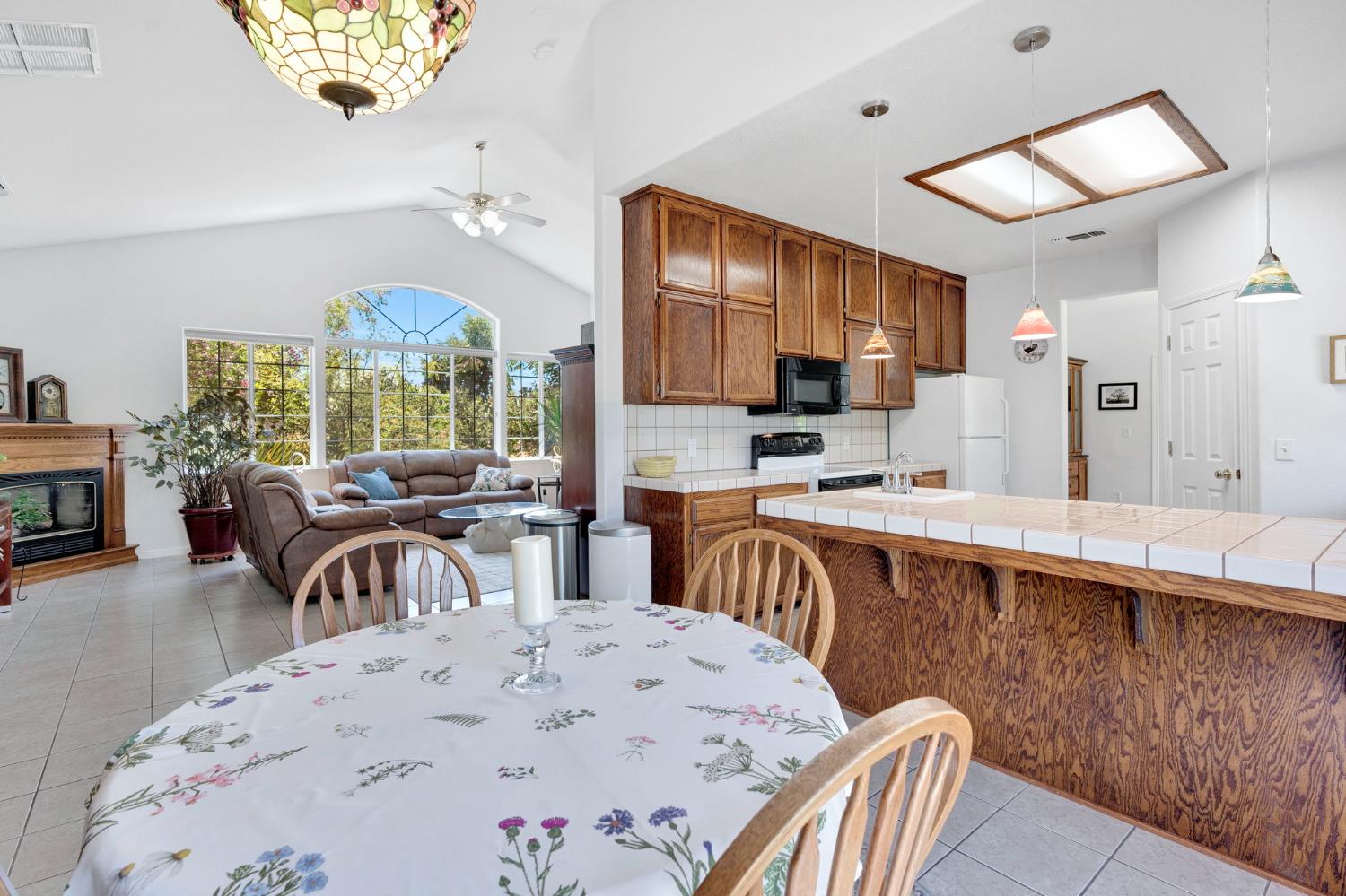 22250 stabulis Ct, Madera, CA 93638