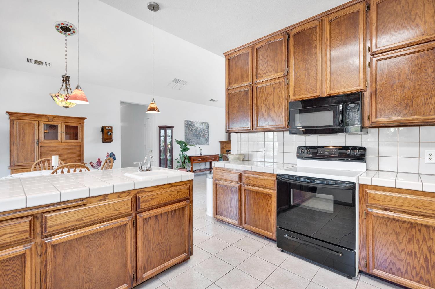 22250 stabulis Ct, Madera, CA 93638