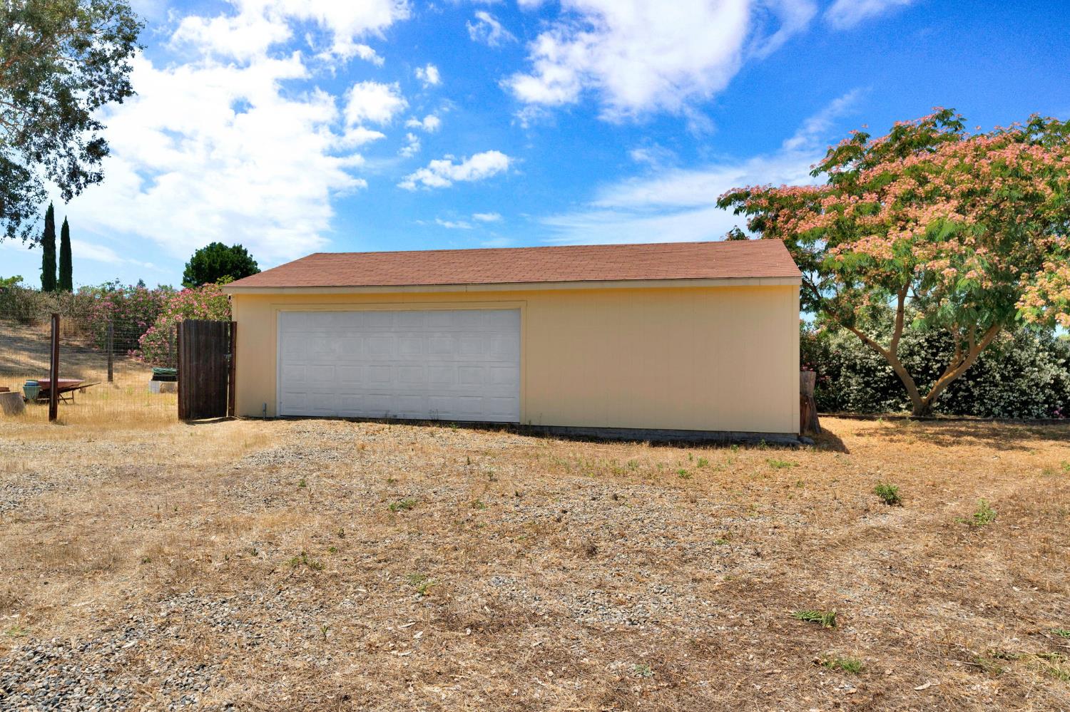 22250 stabulis Ct, Madera, CA 93638