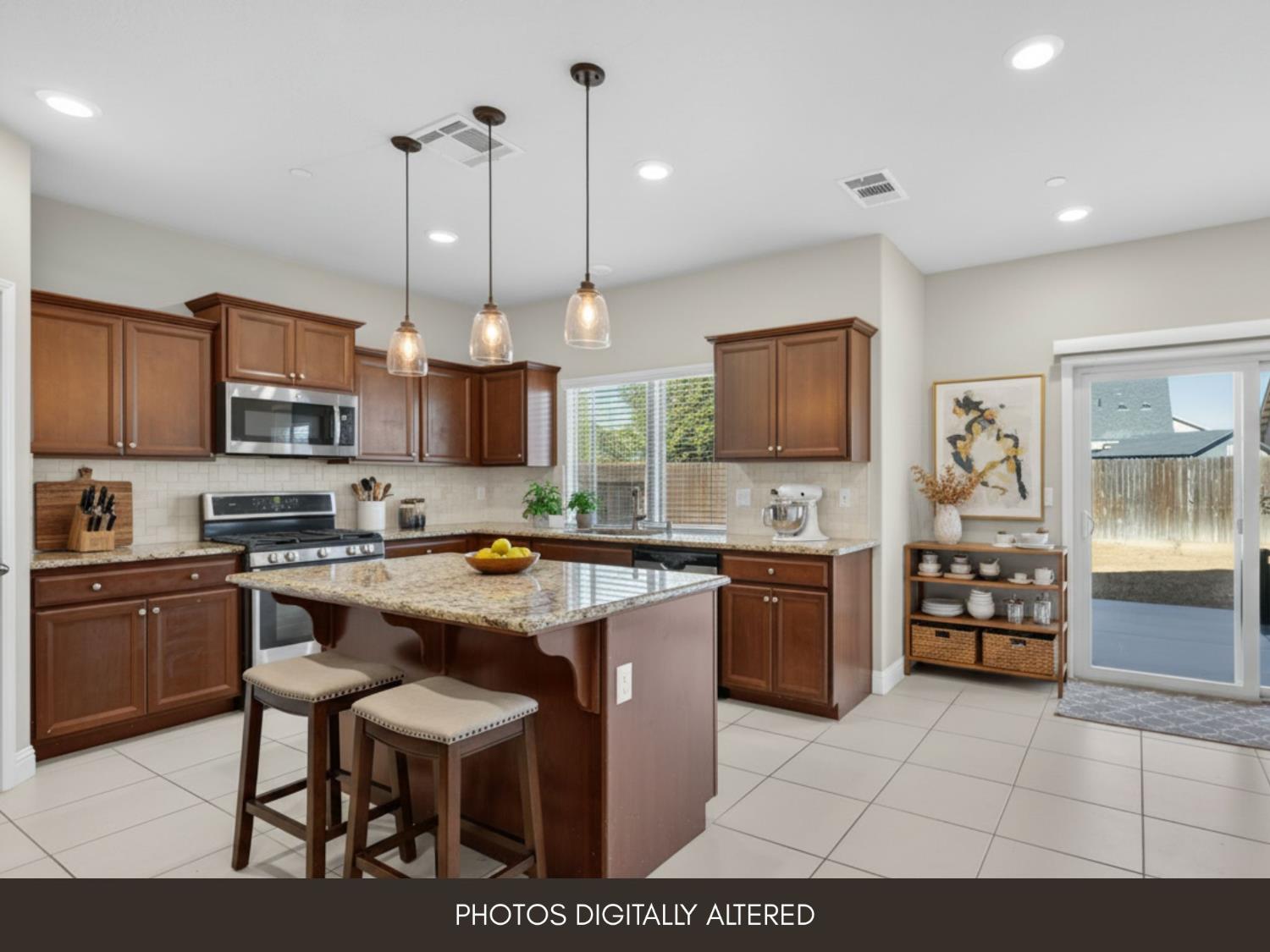 5281 N Phoenix Ave, Fresno, CA 93723