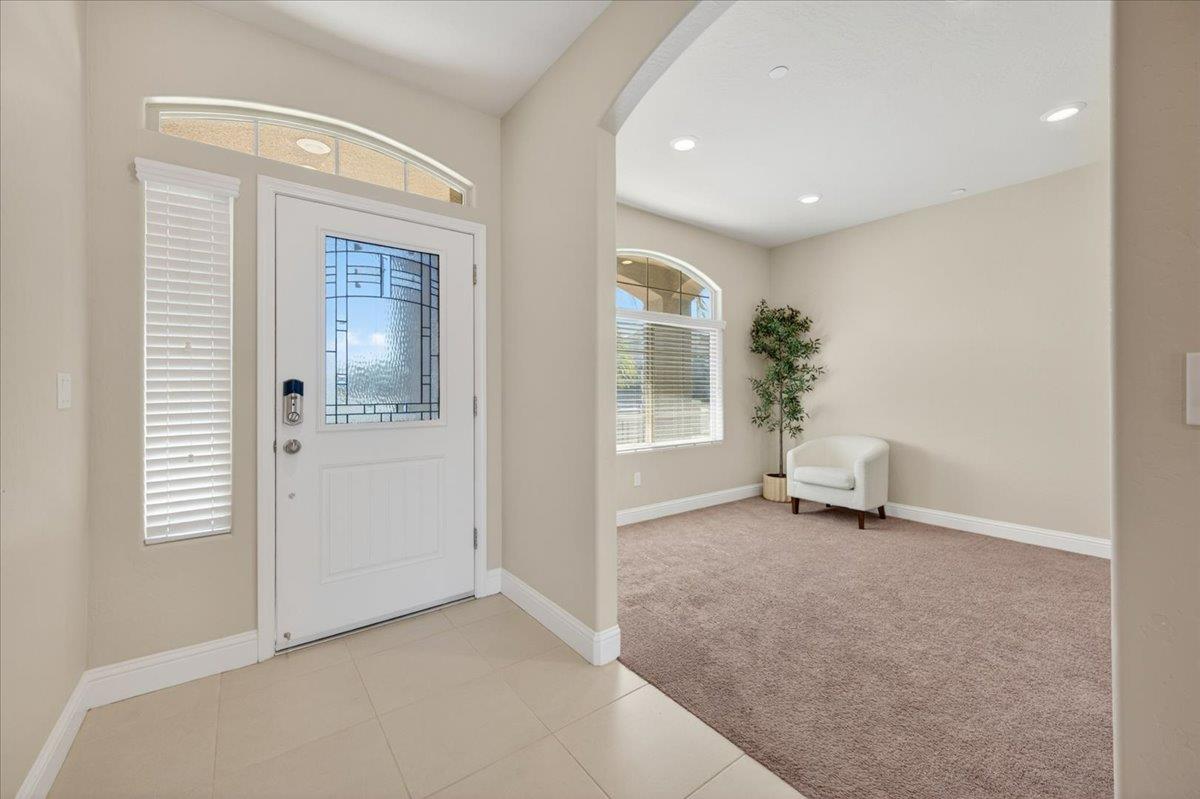 5281 N Phoenix Ave, Fresno, CA 93723