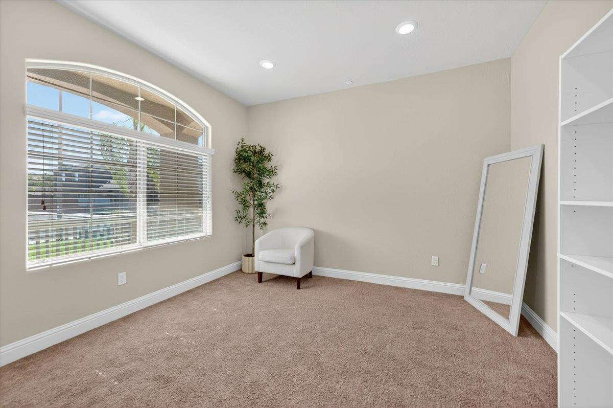 5281 N Phoenix Ave, Fresno, CA 93723