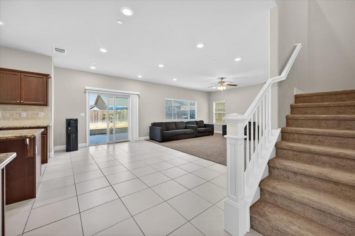 5281 N Phoenix Ave, Fresno, CA 93723