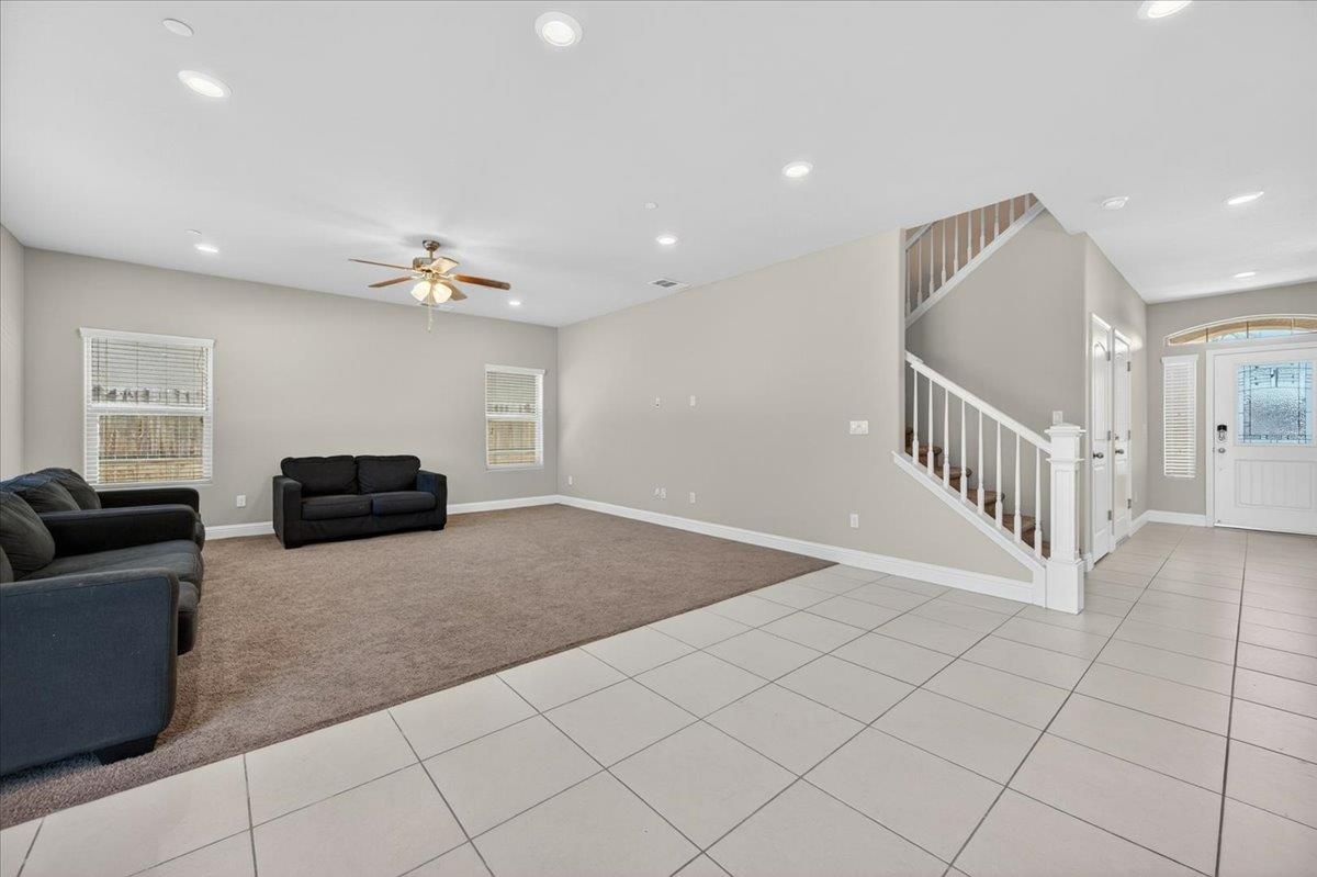 5281 N Phoenix Ave, Fresno, CA 93723