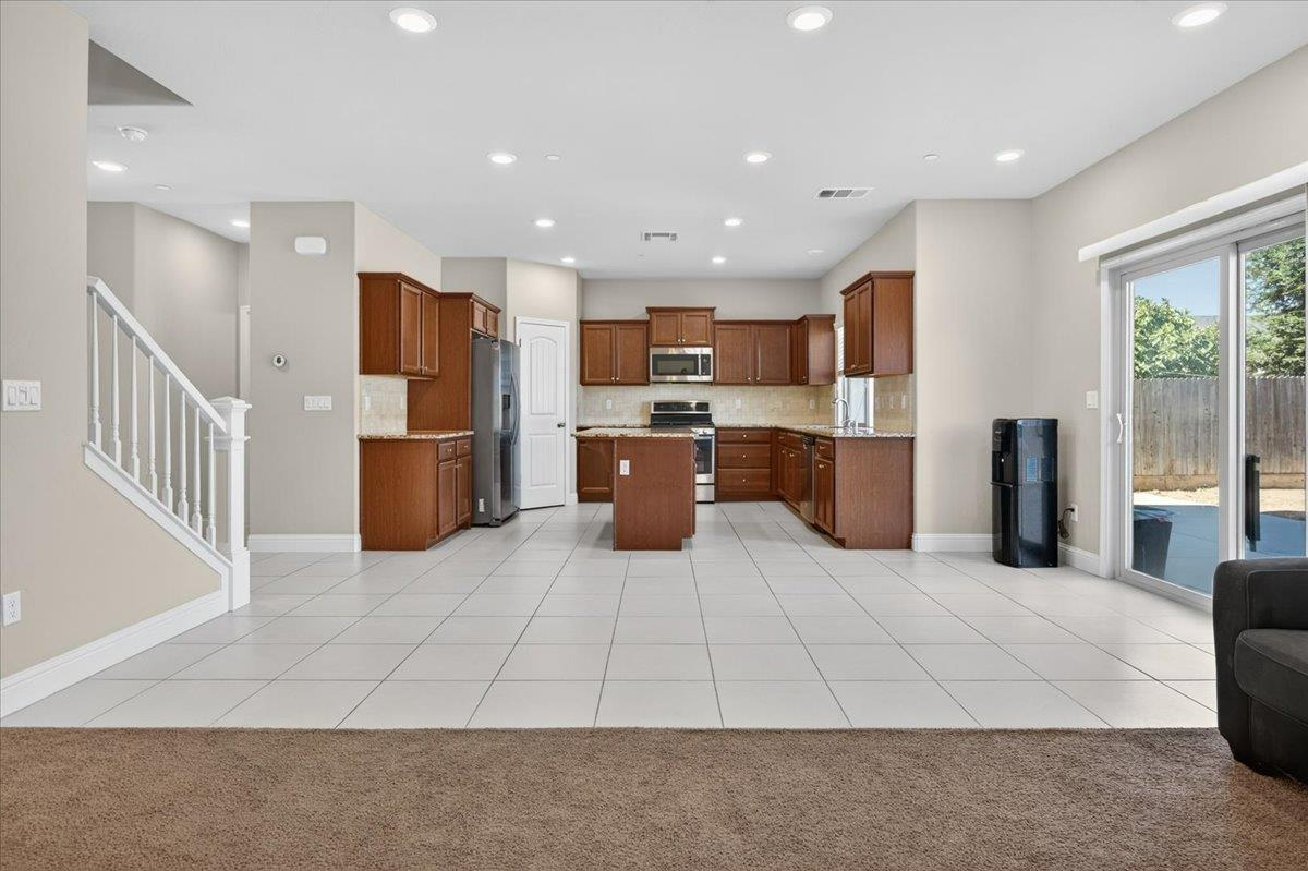 5281 N Phoenix Ave, Fresno, CA 93723