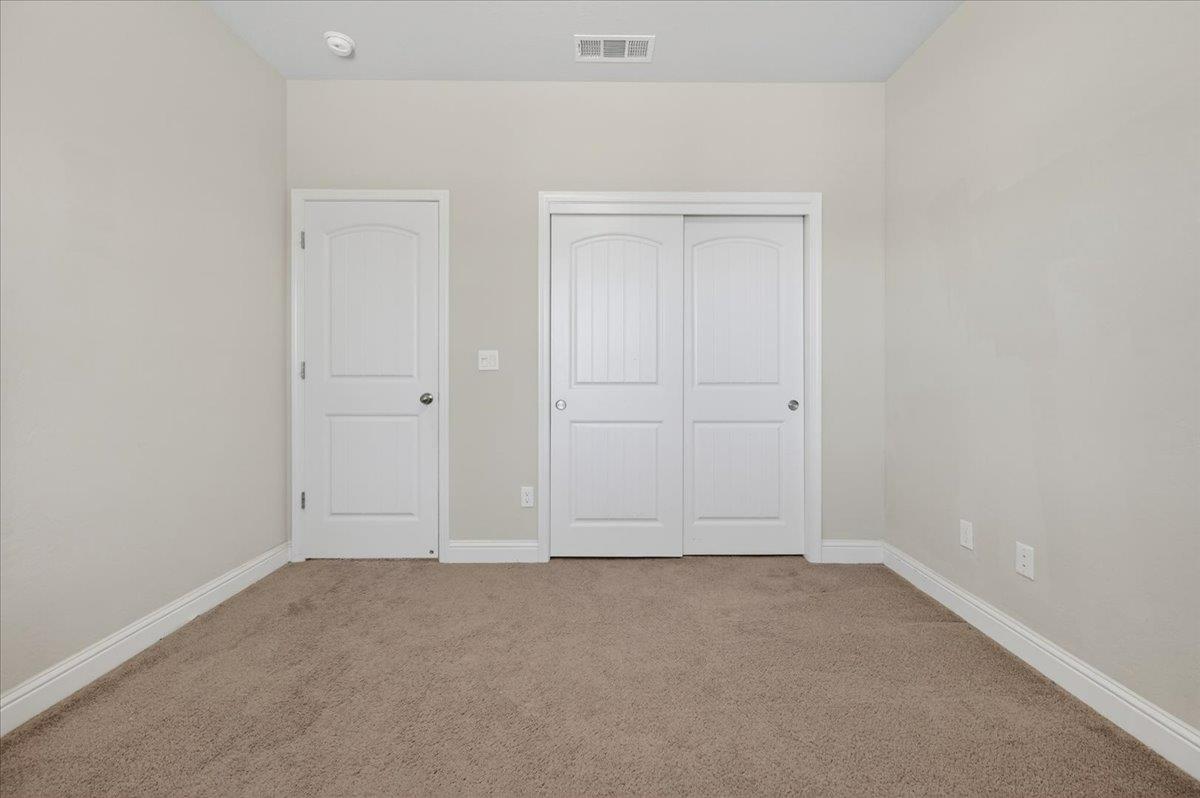 5281 N Phoenix Ave, Fresno, CA 93723