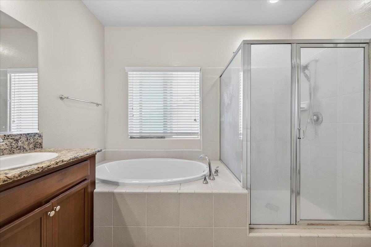 5281 N Phoenix Ave, Fresno, CA 93723