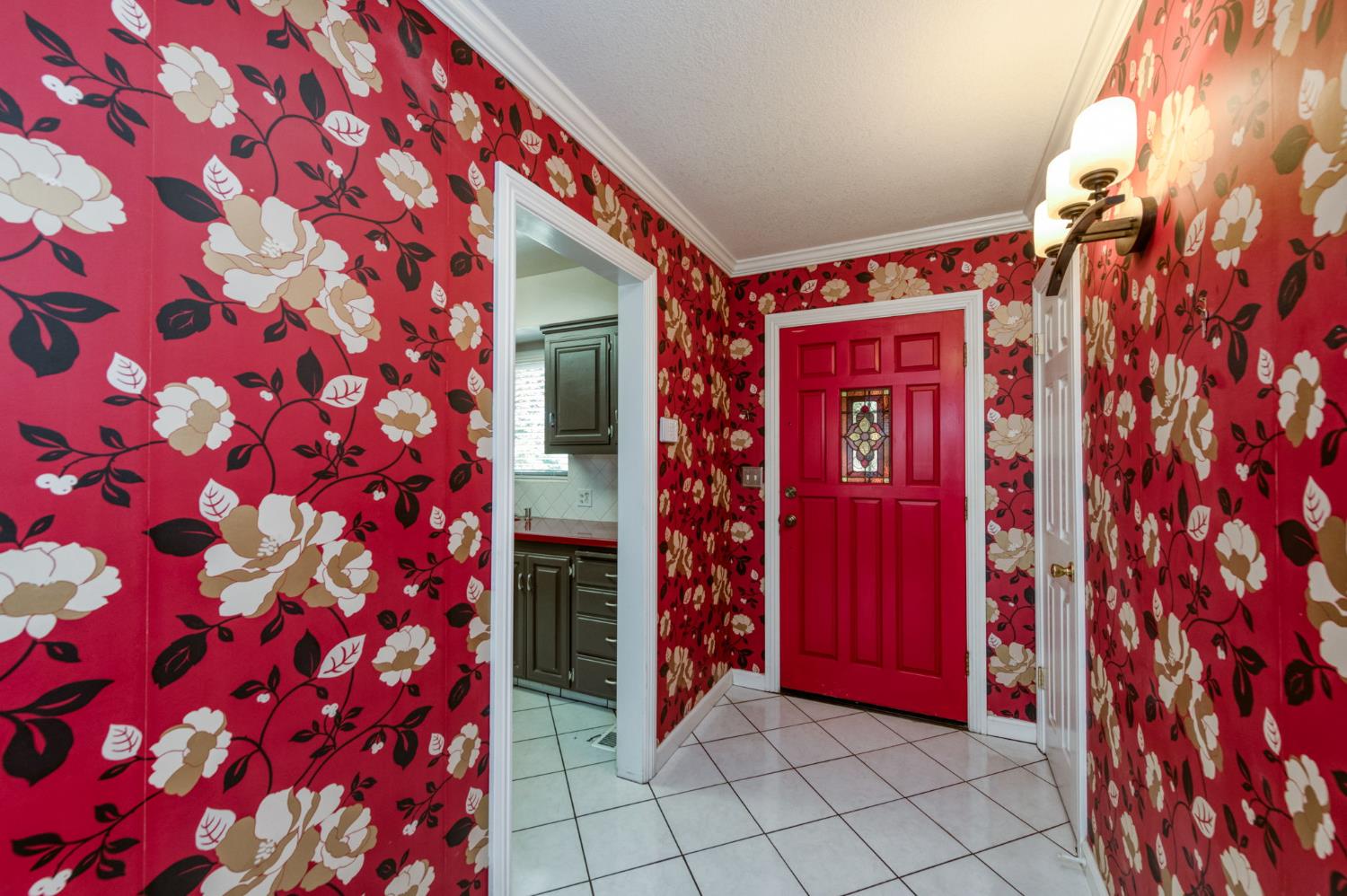 181 W Dovewood Ln, Fresno, CA 93704