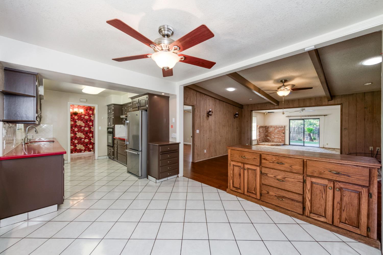 181 W Dovewood Ln, Fresno, CA 93704