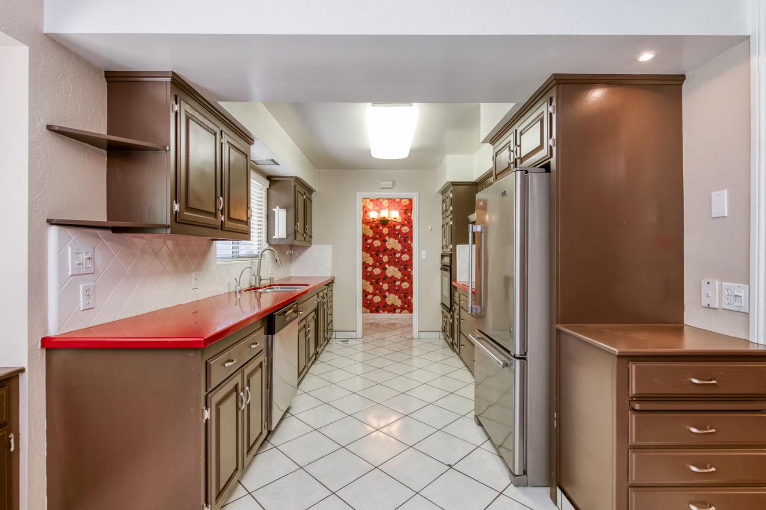 181 W Dovewood Ln, Fresno, CA 93704