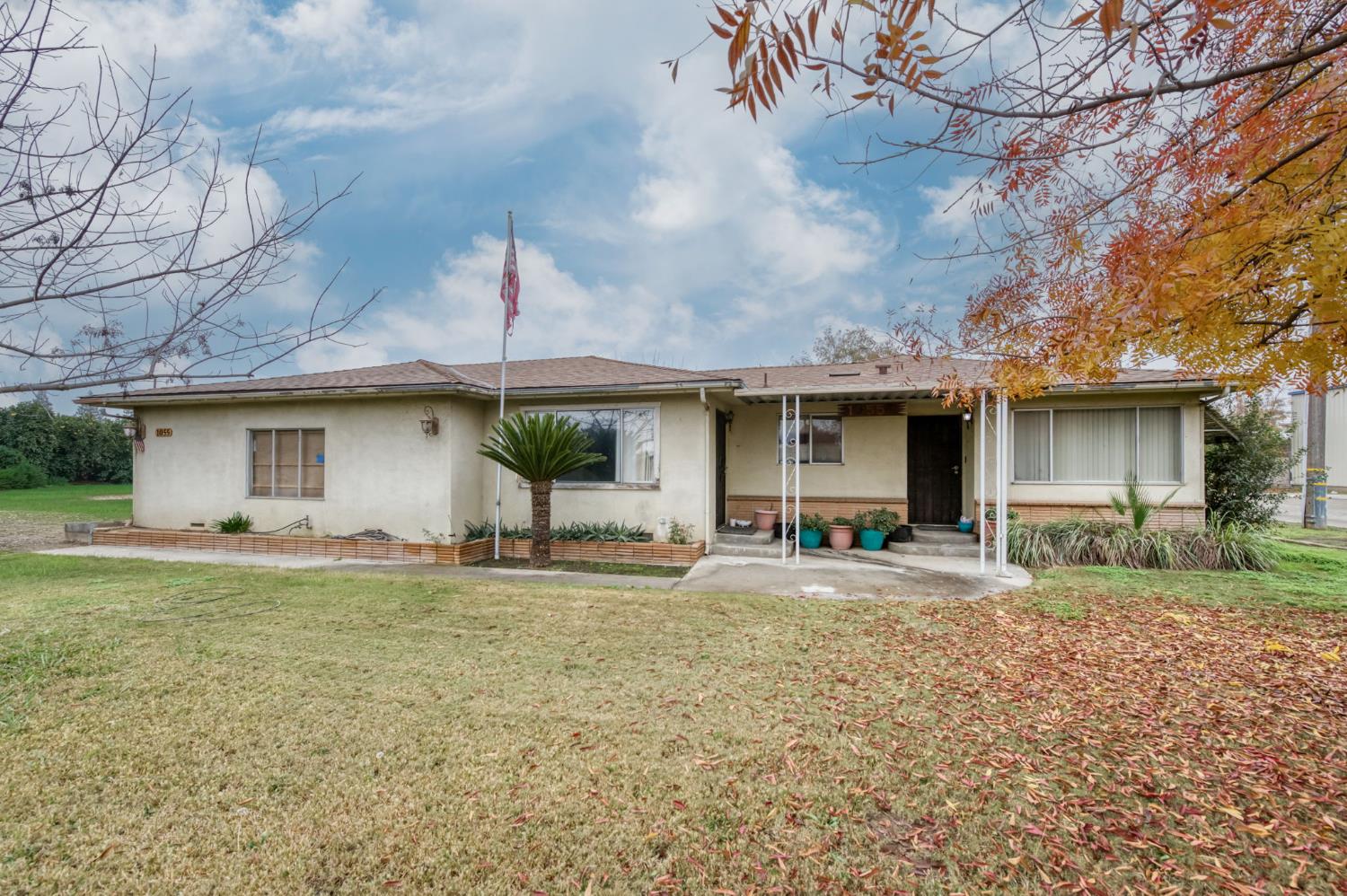 1055 E Dinuba Ave, Reedley, CA 93654