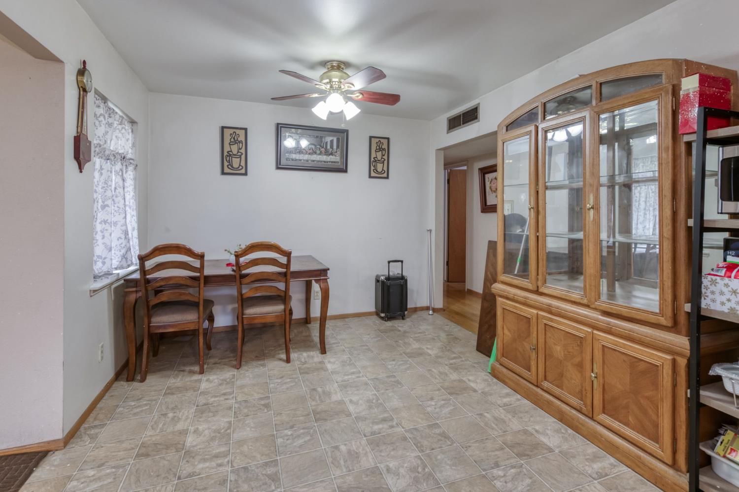 1055 E Dinuba Ave, Reedley, CA 93654