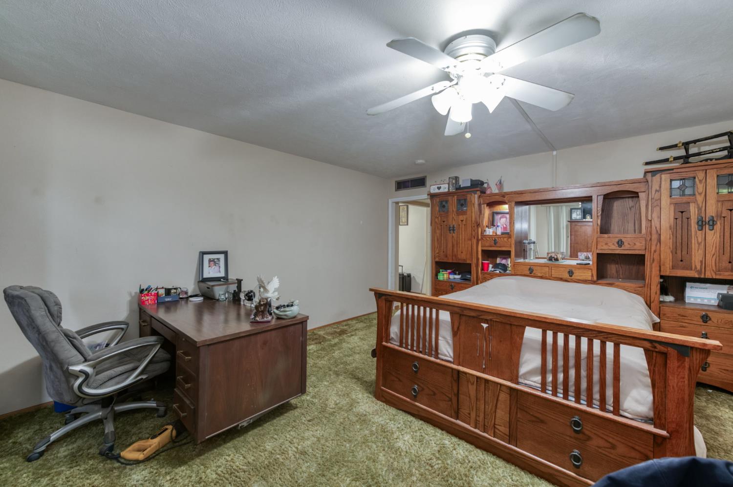 1055 E Dinuba Ave, Reedley, CA 93654