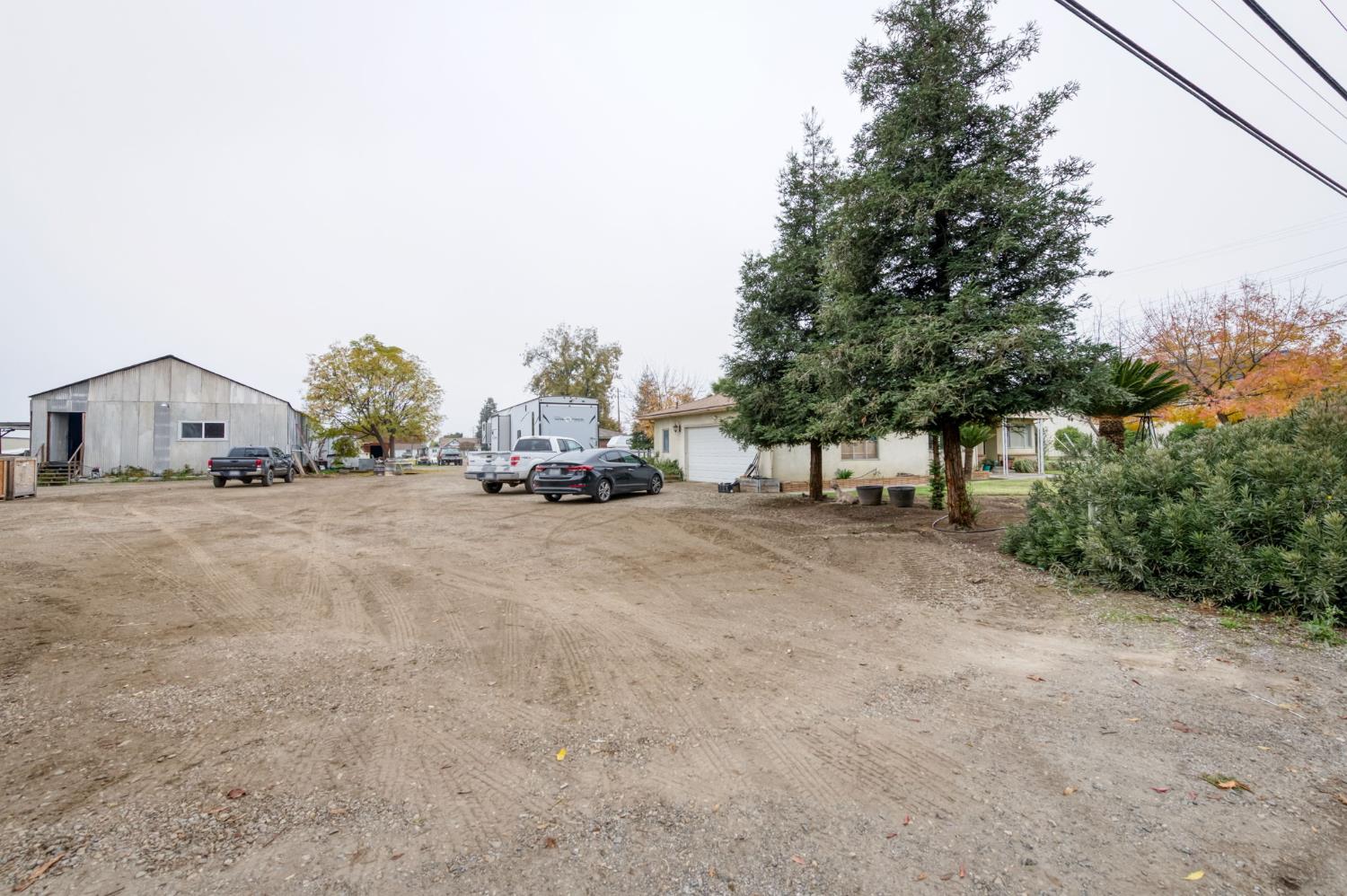1055 E Dinuba Ave, Reedley, CA 93654